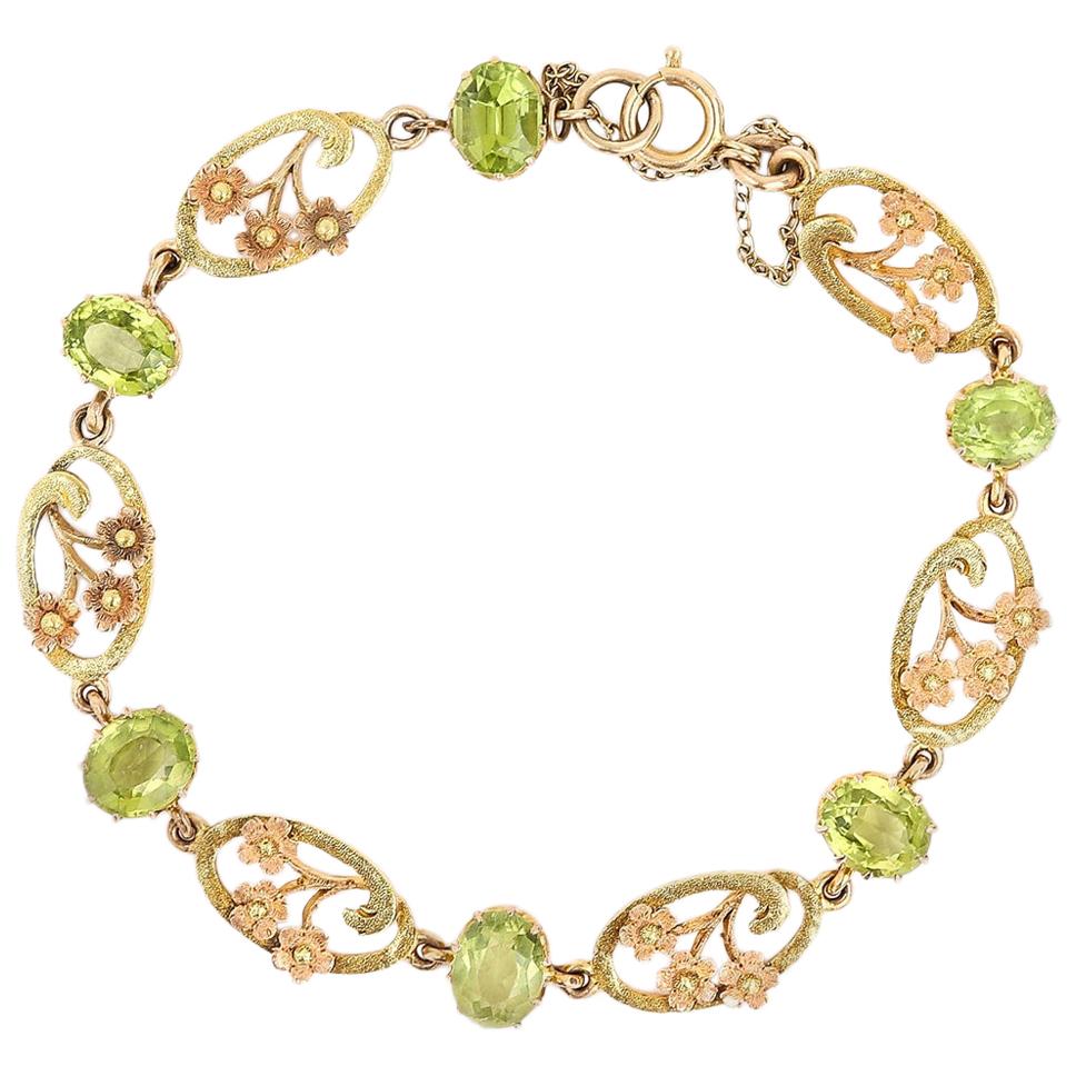 Victorian Peridot and 18 Karat Green, Yellow and Rose Gold Art Nouveau Bracelet