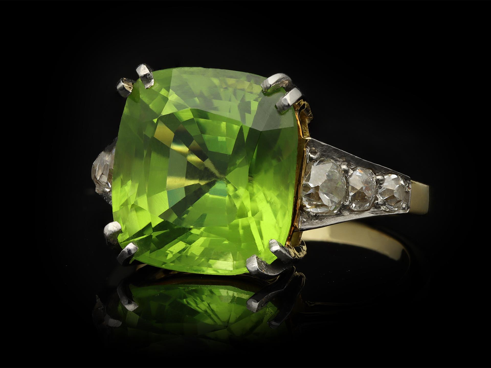 Victorian Peridot and Diamond Ring, circa 1900 For Sale 1