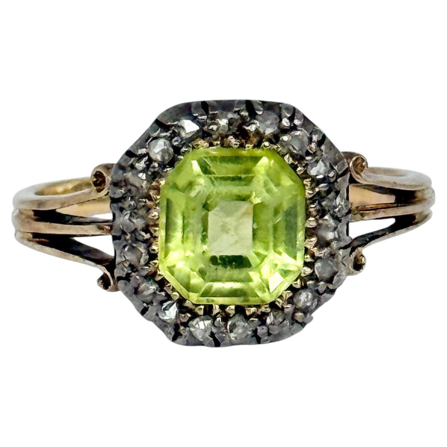 Bague victorienne en or 18 carats à péridot et diamant taillé en rose en vente