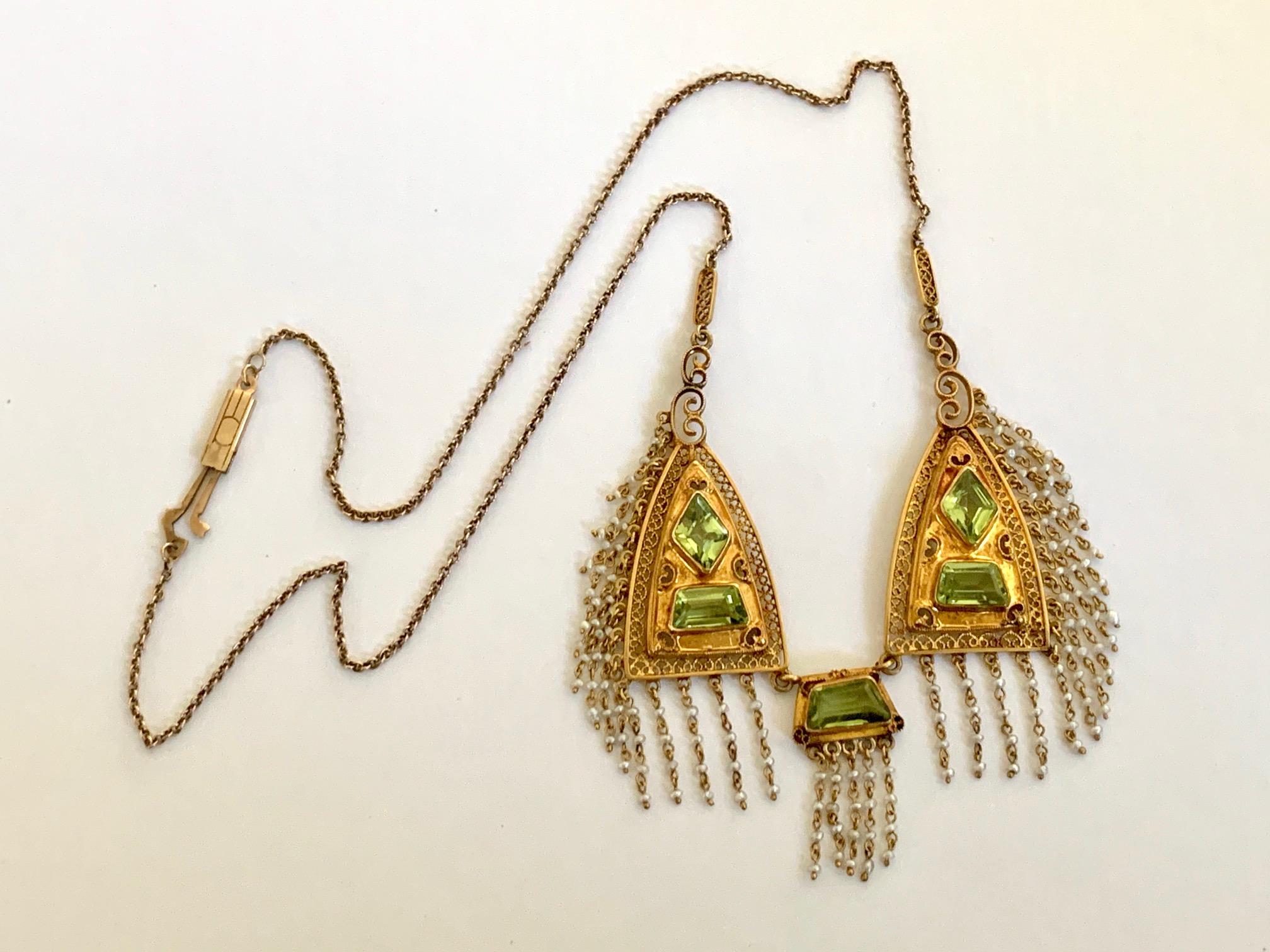 Victorian Peridot and Seed Pearl 14 Karat Yellow Gold Necklace In Good Condition In St. Louis Park, MN