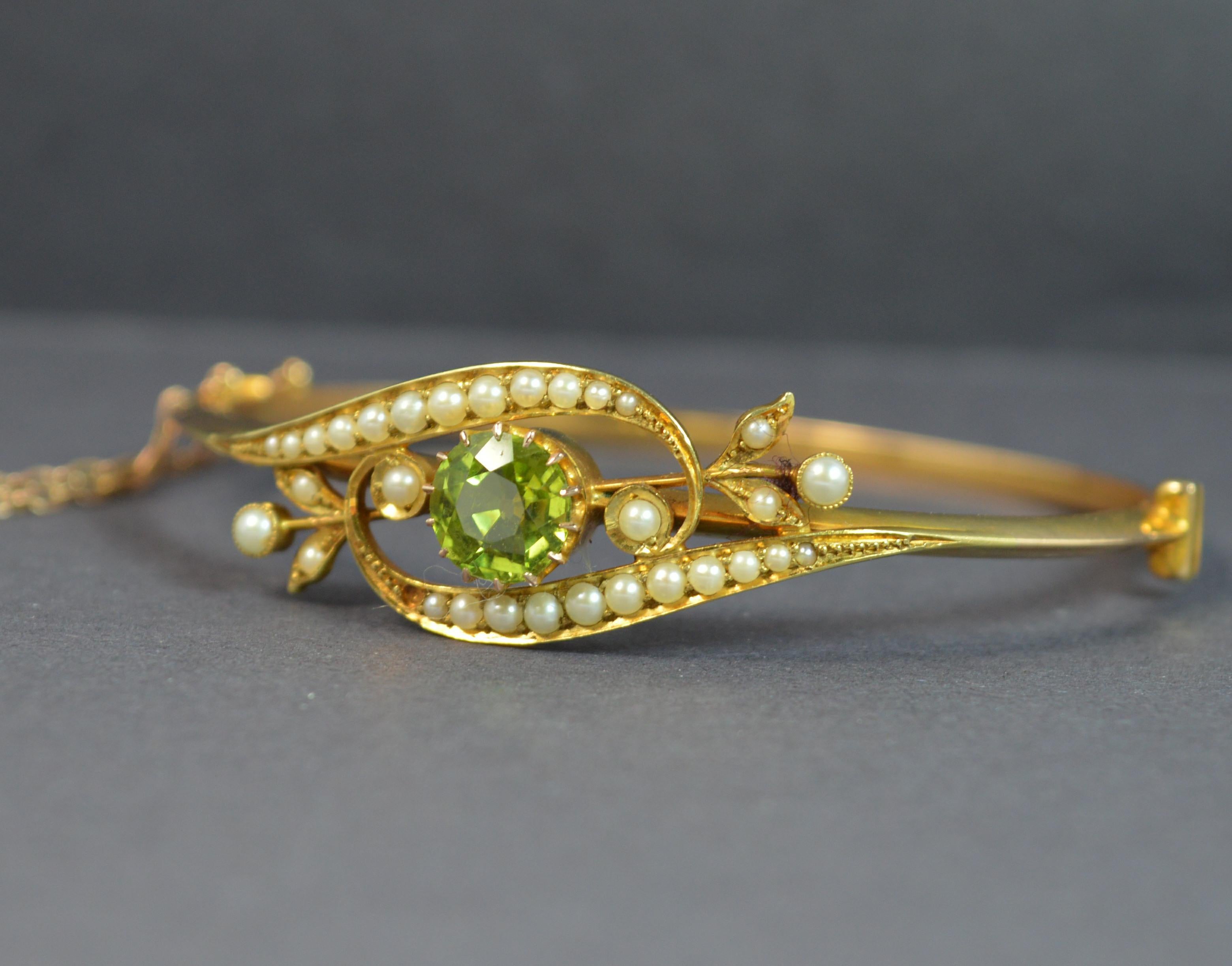 Victorian Peridot and Seed Pearl 15 Carat Gold Bangle 6