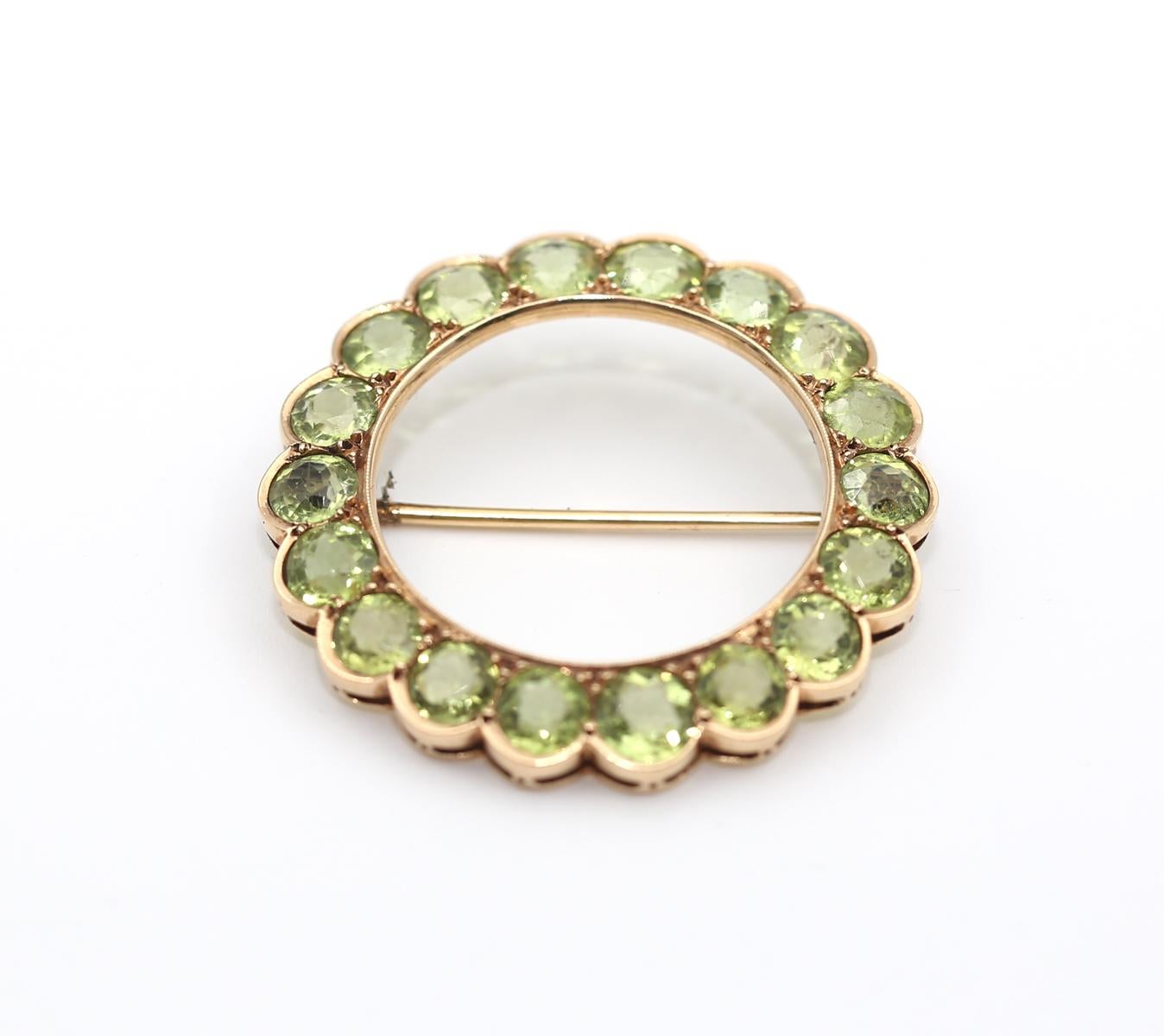 Round Cut Victorian Peridot Circle Brooch Pin Yellow Gold, 1900 For Sale