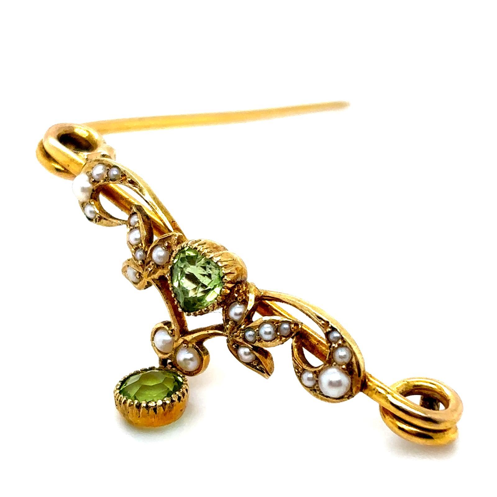 Spilla vittoriana a cuore in oro giallo 15 carati con perle di peridoto in vendita 5