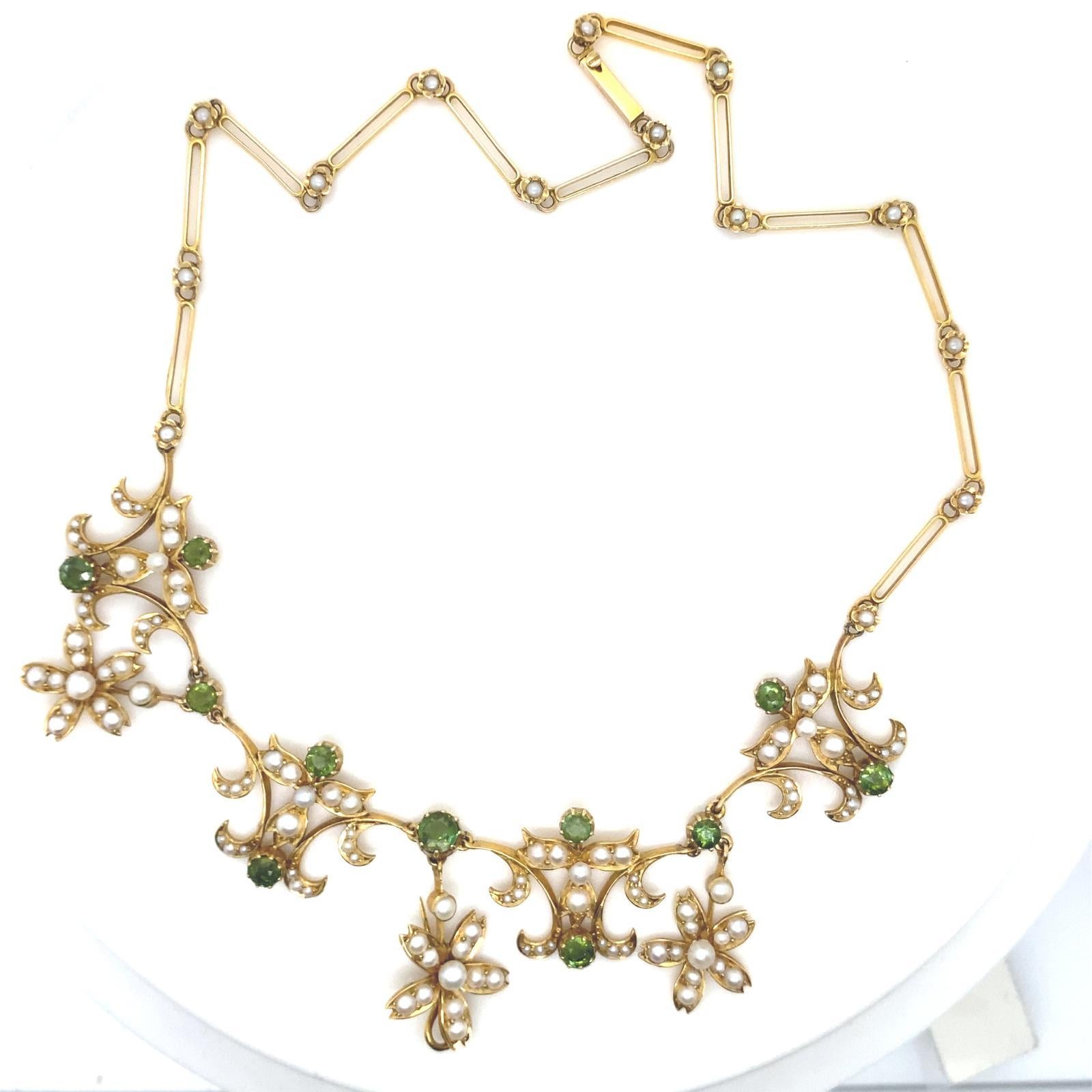 Victorian Peridot Seed Pearl Necklace 18 Karat Yellow Gold For Sale 1