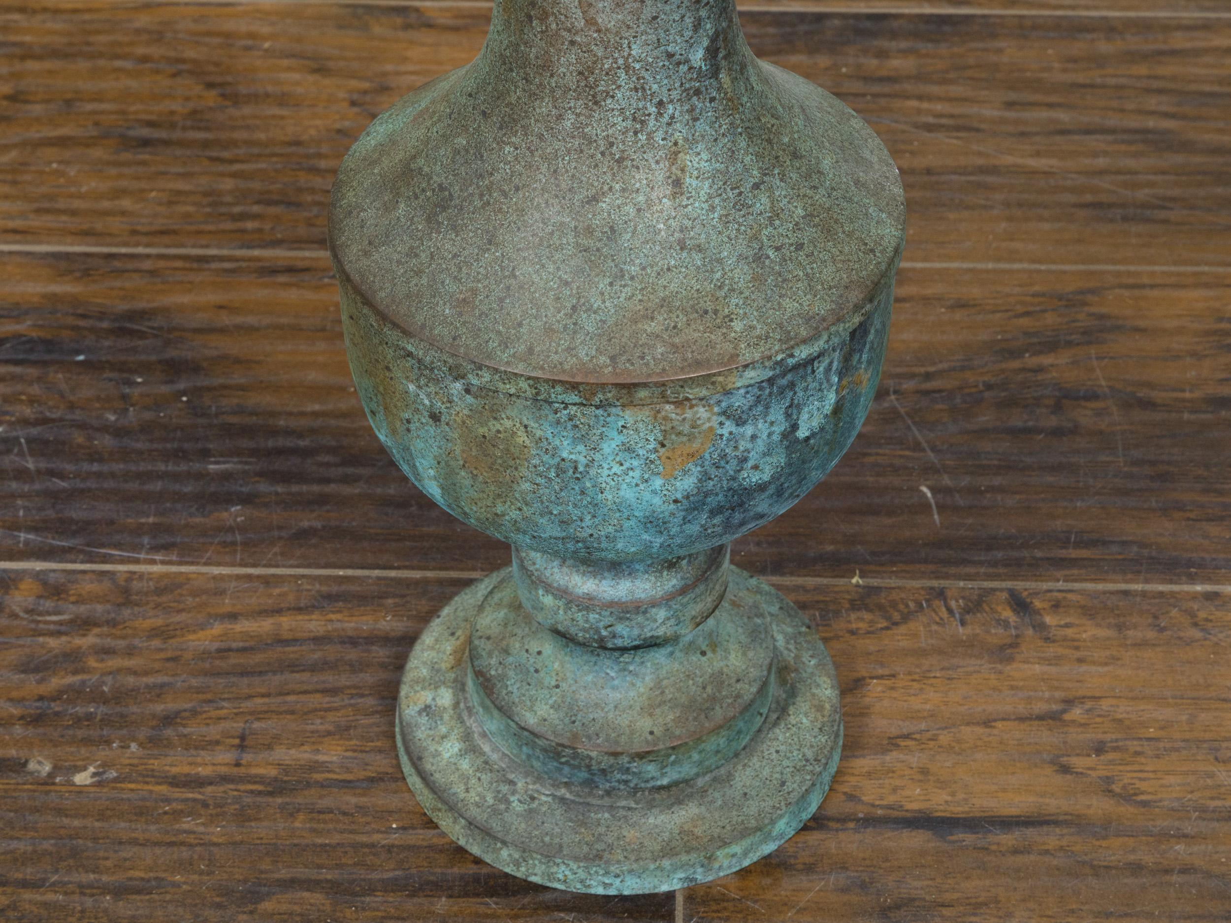 Patinato Finiale in rame del periodo vittoriano inglese del XIX secolo con patina di Verdigris in vendita