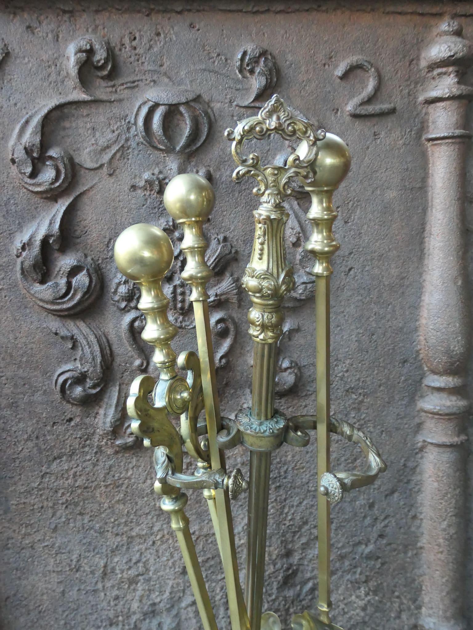 Laiton Tisonnier anglais d'époque victorienne ou tisonnier de cheminée en vente