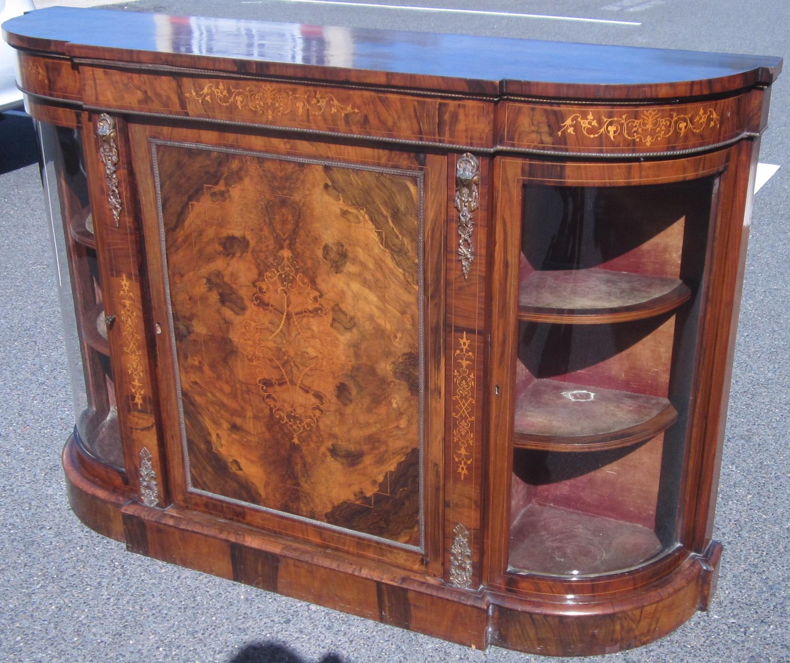 Victorian Period Inlaid Walnut Credenza In Good Condition For Sale In Paradise Point, Queensland