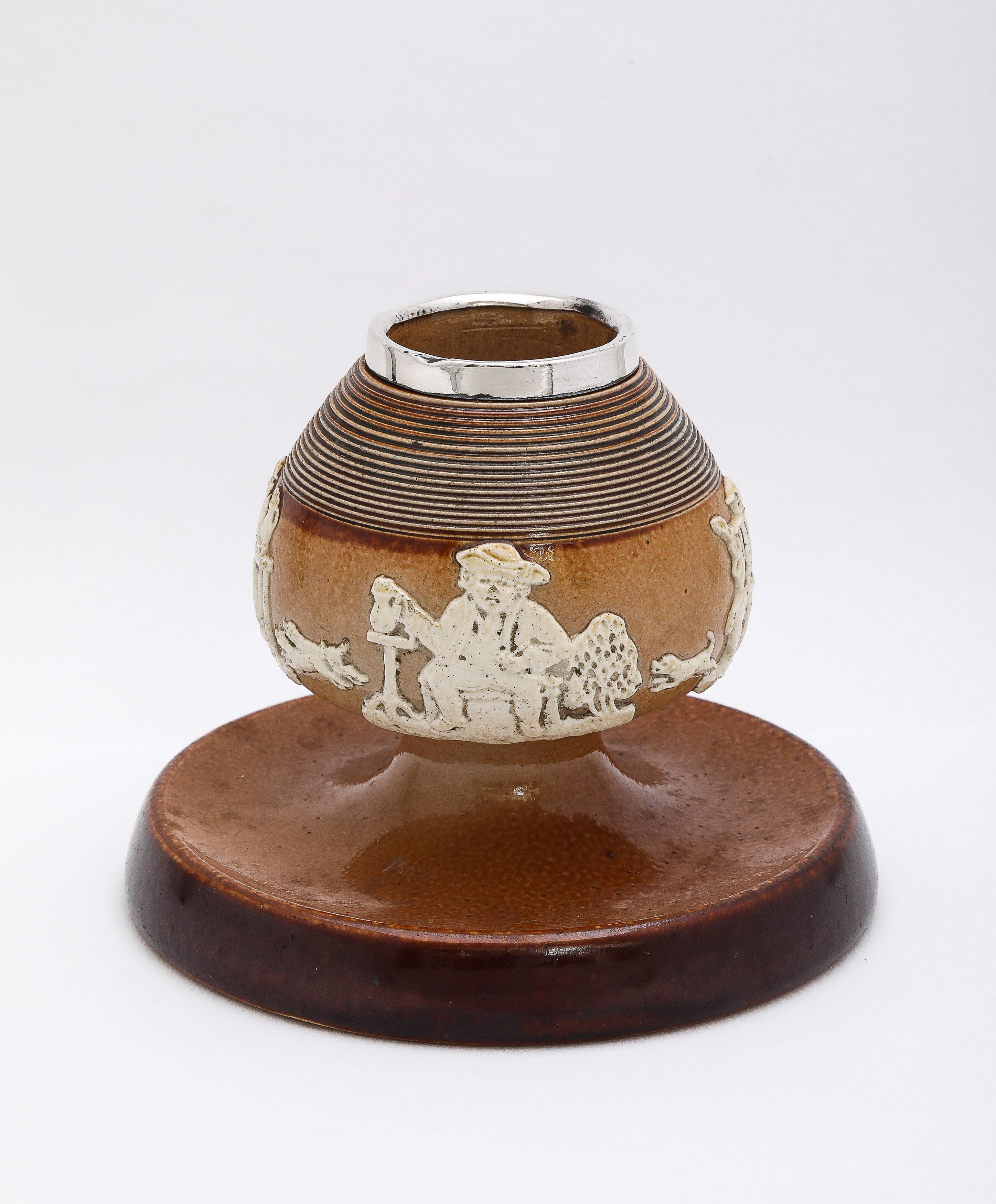 Grand marqueur de match Doulton Lambeth d'époque victorienne, monté en A Silver en vente 7