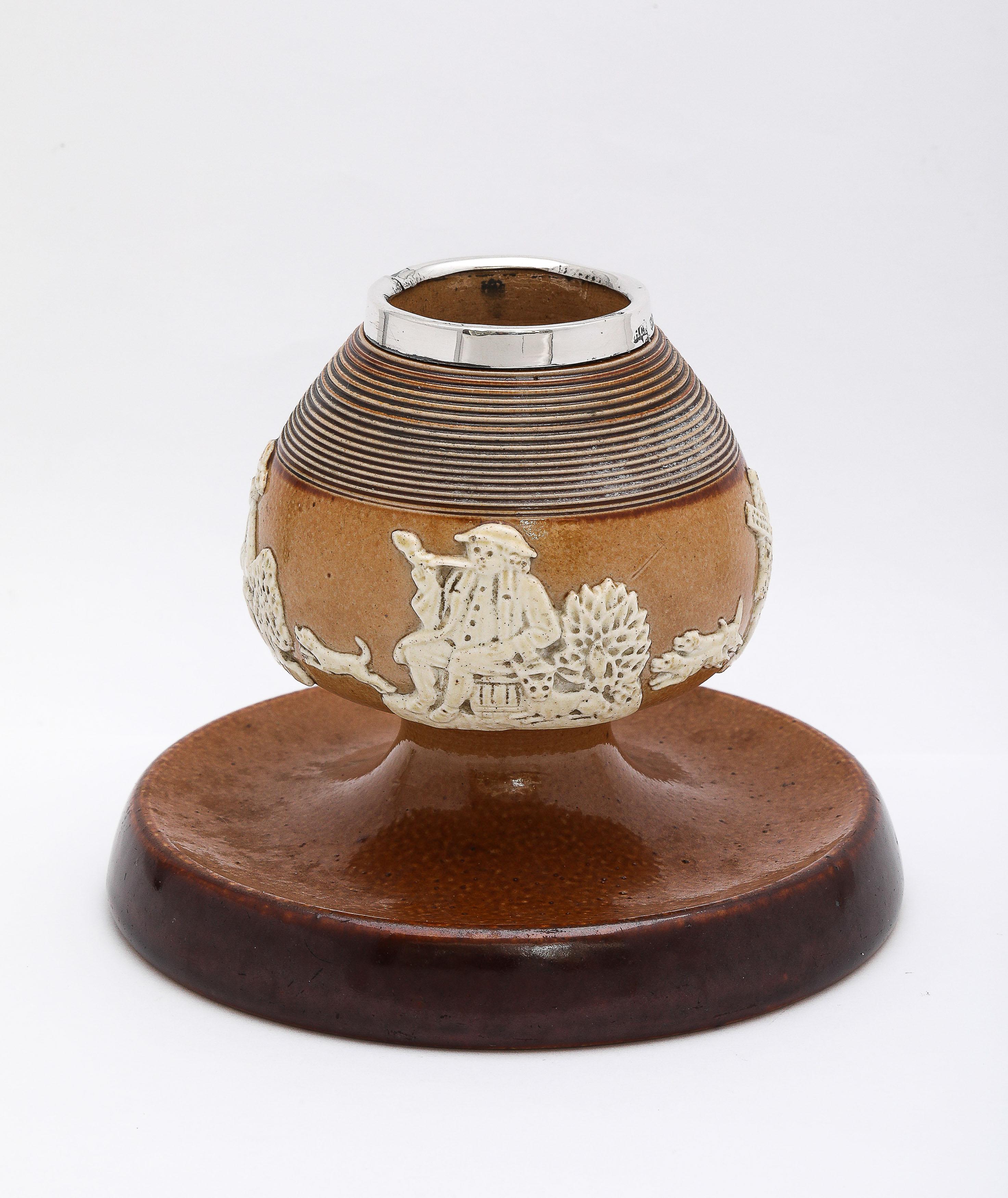 Grand marqueur de match Doulton Lambeth d'époque victorienne, monté en A Silver en vente 8