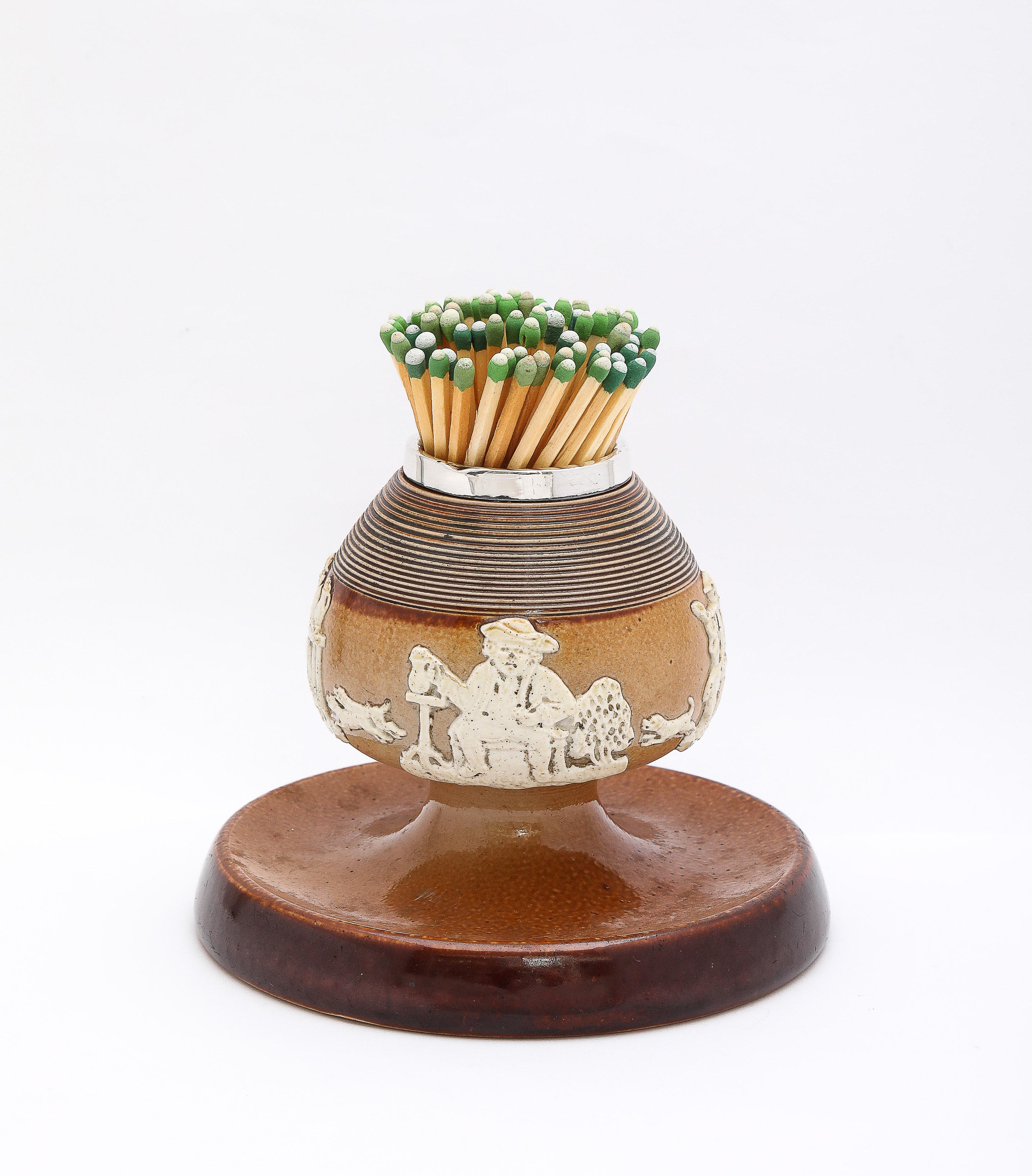 Argent sterling Grand marqueur de match Doulton Lambeth d'époque victorienne, monté en A Silver en vente