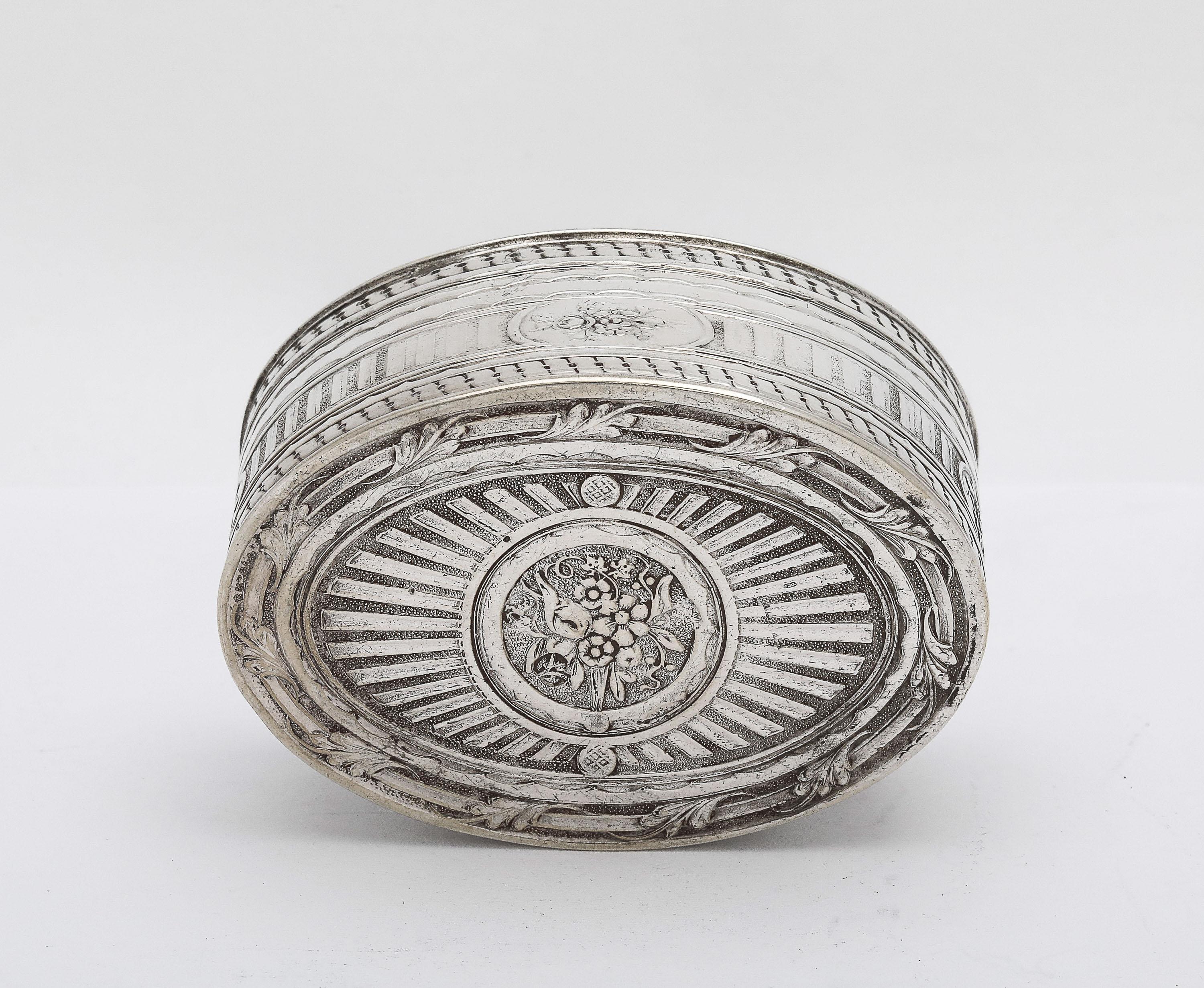 Victorian Period Neoclassical-Style Sterling Silver French Oval Snuff Box 6