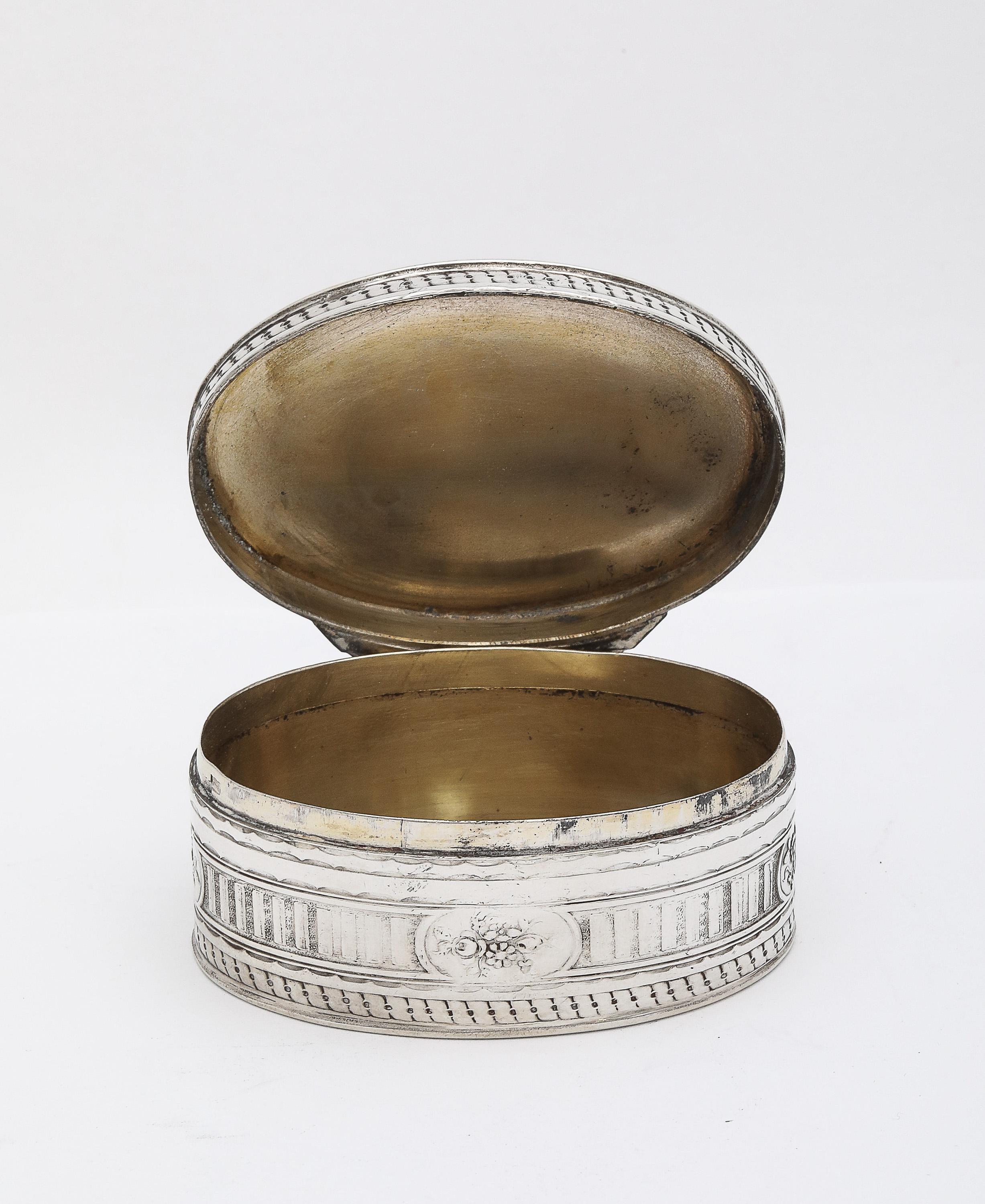Victorian Period Neoclassical-Style Sterling Silver French Oval Snuff Box 7