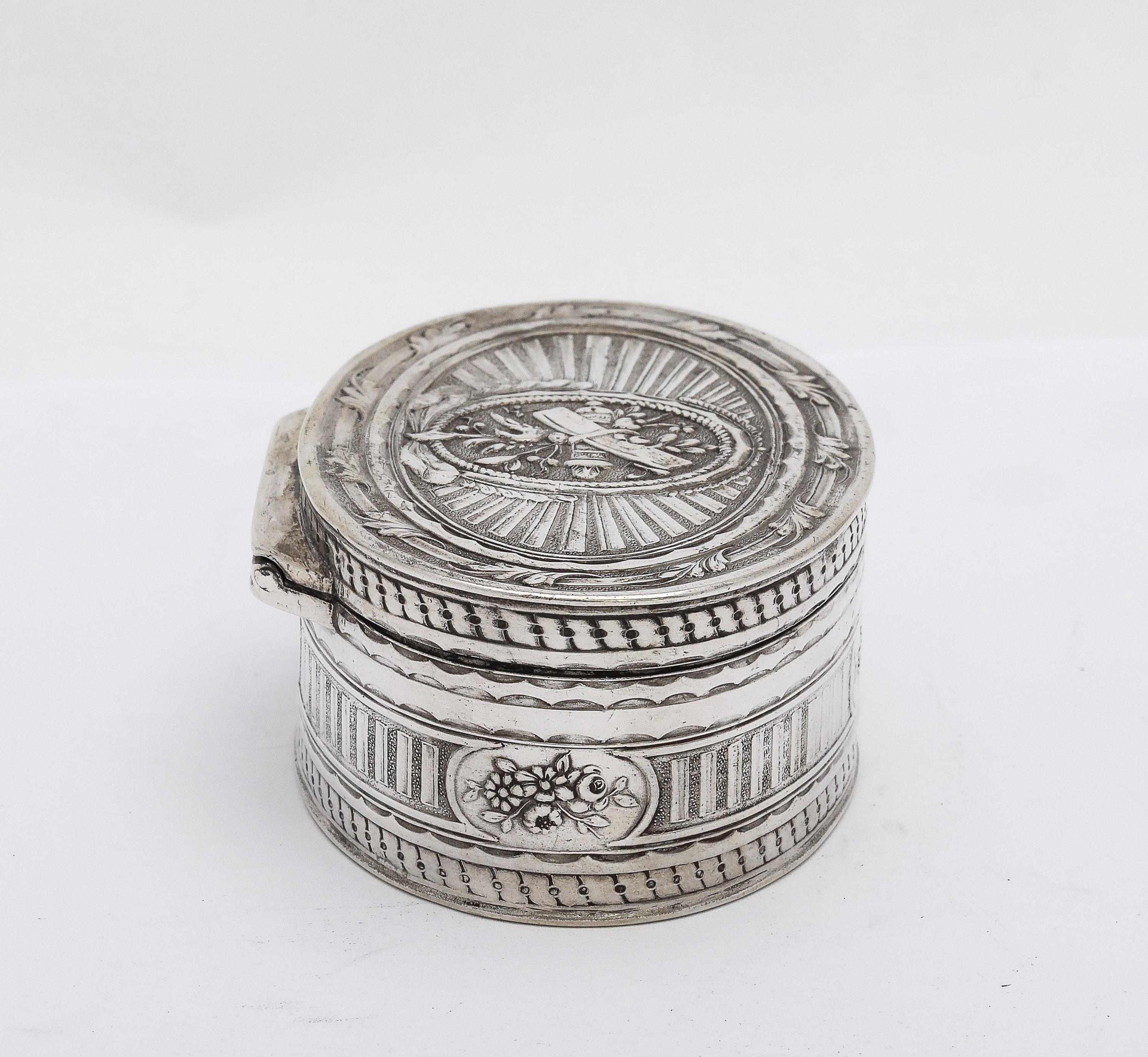 Victorian Period Neoclassical-Style Sterling Silver French Oval Snuff Box 2