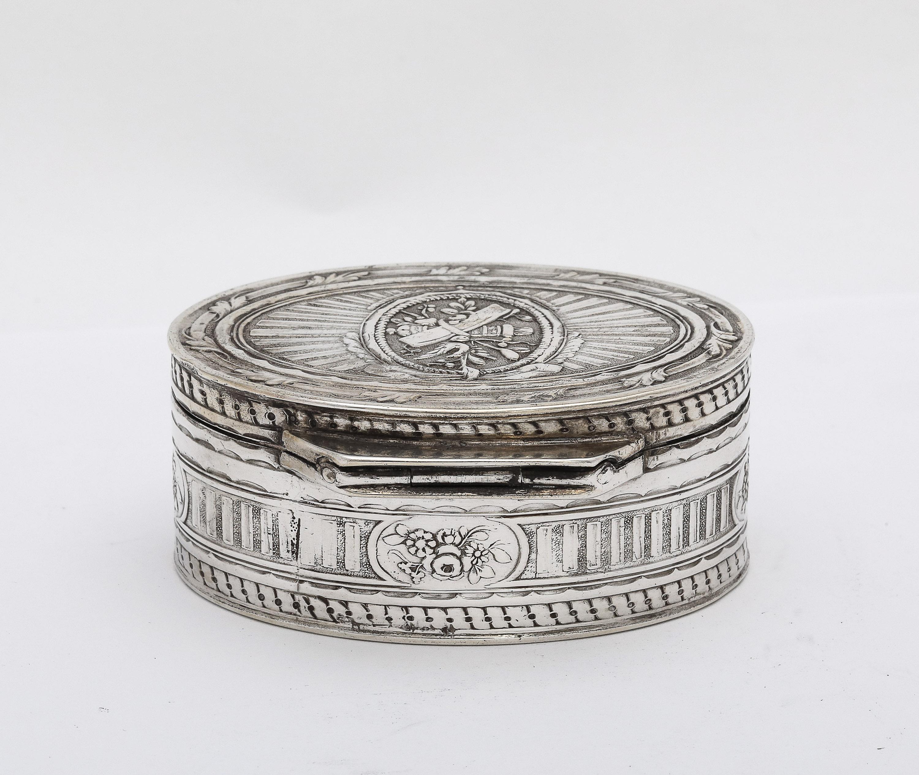 Victorian Period Neoclassical-Style Sterling Silver French Oval Snuff Box 3