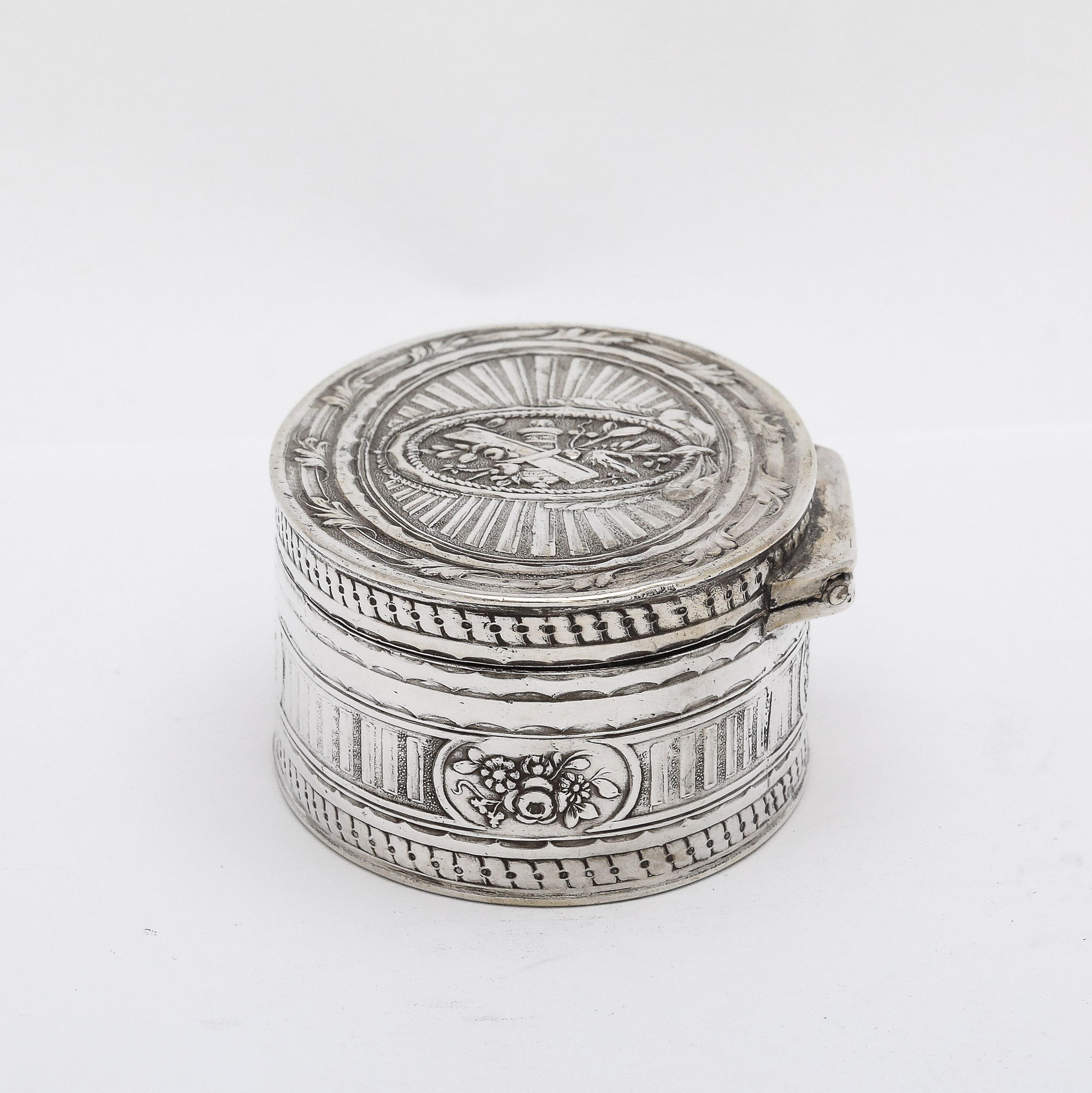 Victorian Period Neoclassical-Style Sterling Silver French Oval Snuff Box 4