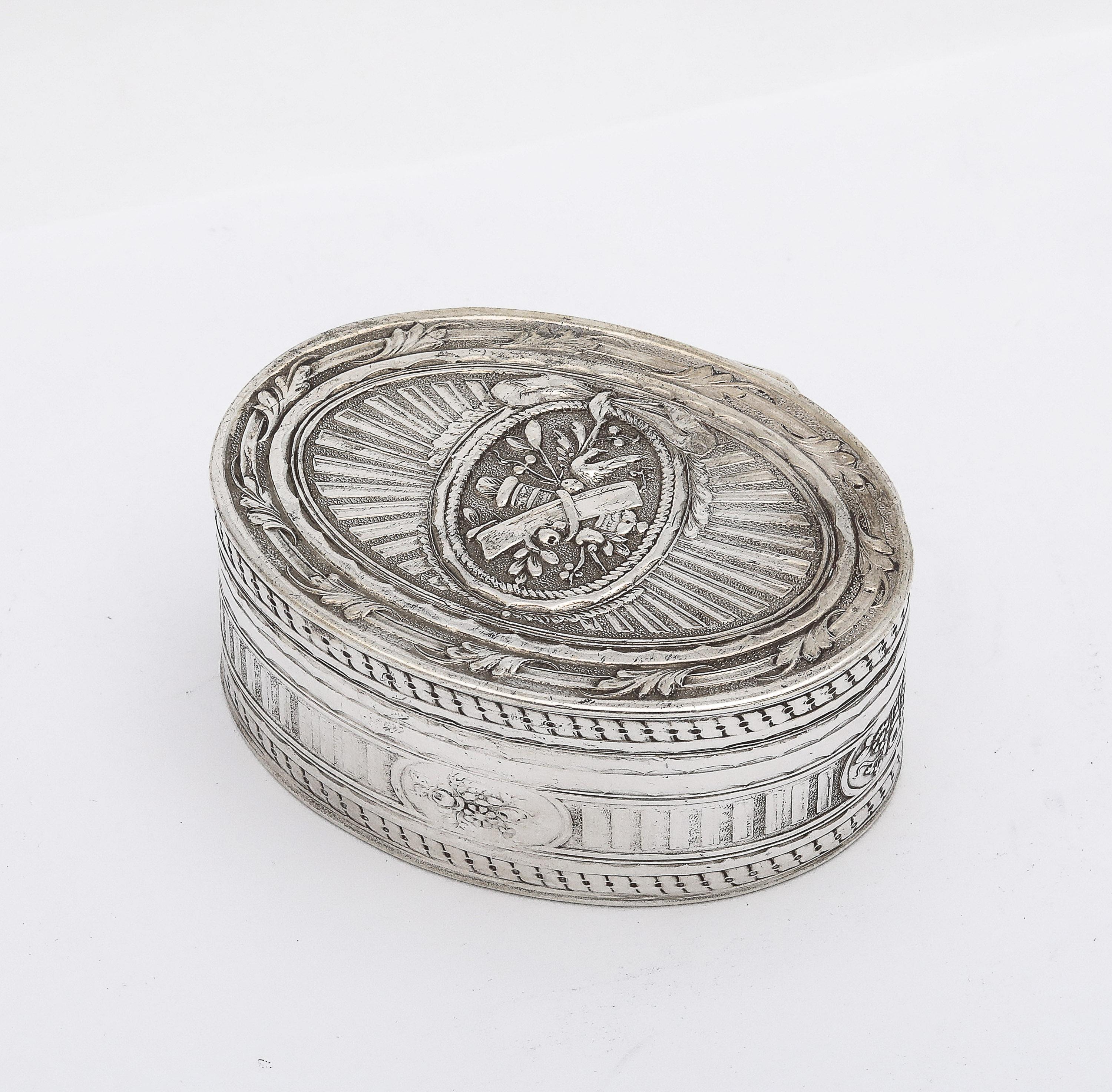 Victorian Period Neoclassical-Style Sterling Silver French Oval Snuff Box 5