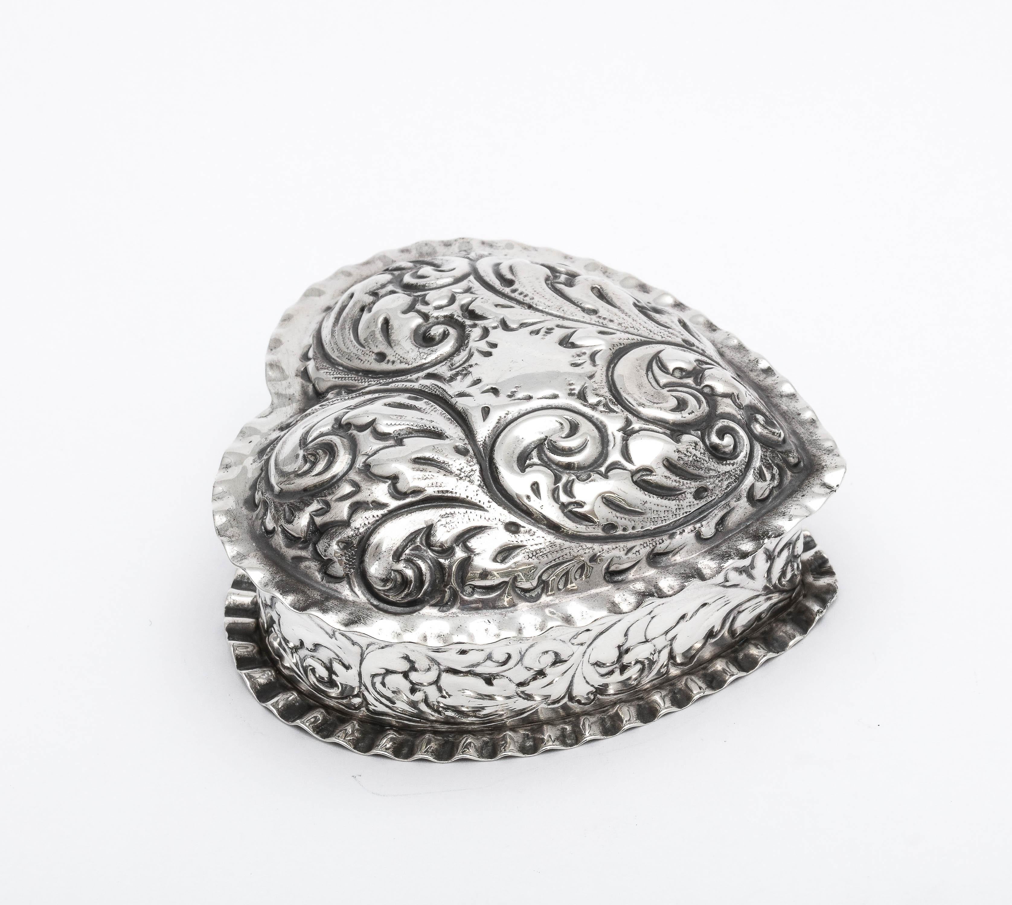 Victorian Period Sterling Silver Heart-Form Trinkets Box by Gorham In Good Condition In New York, NY