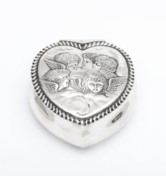 Boîte à bibelots en forme de cœur en argent sterling d'époque victorienne avec couvercle à charnière
