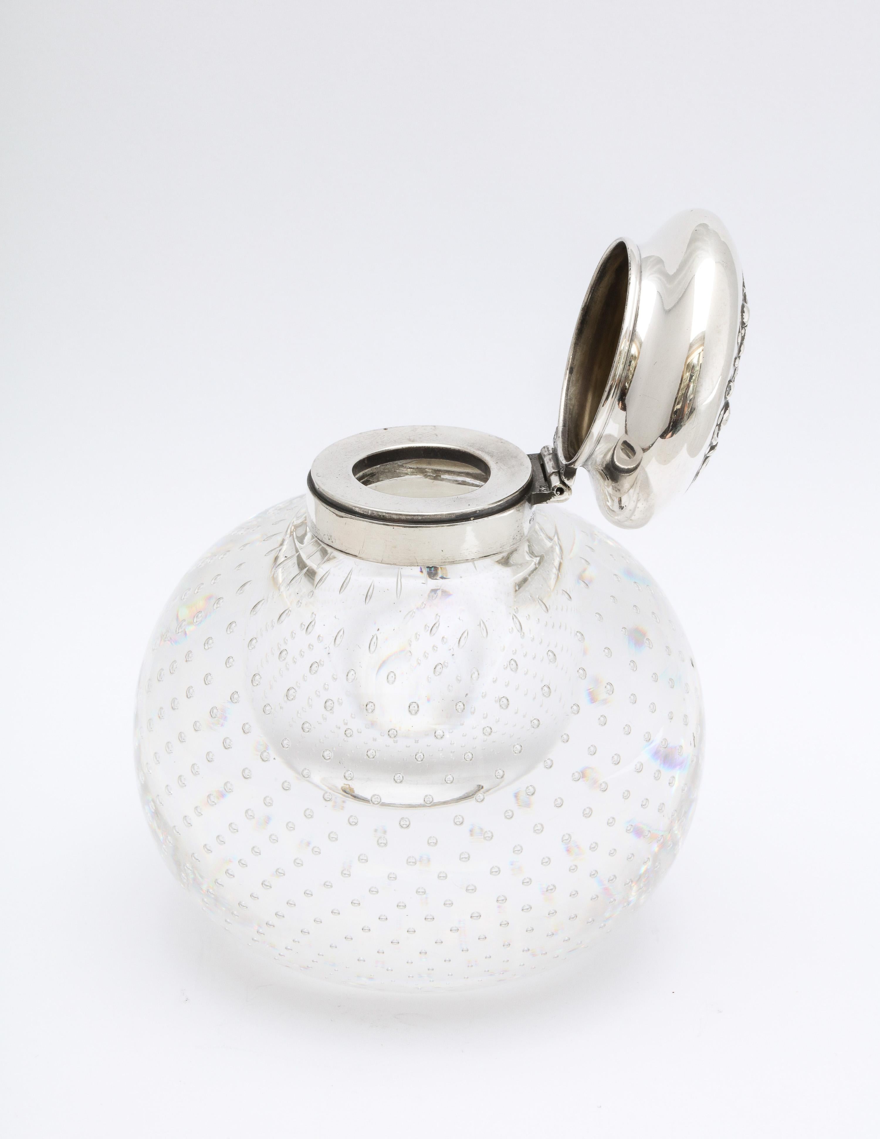 Victorian Period Sterling Silver-Mounted Controlled Bubbles Crystal Inkwell In Good Condition In New York, NY