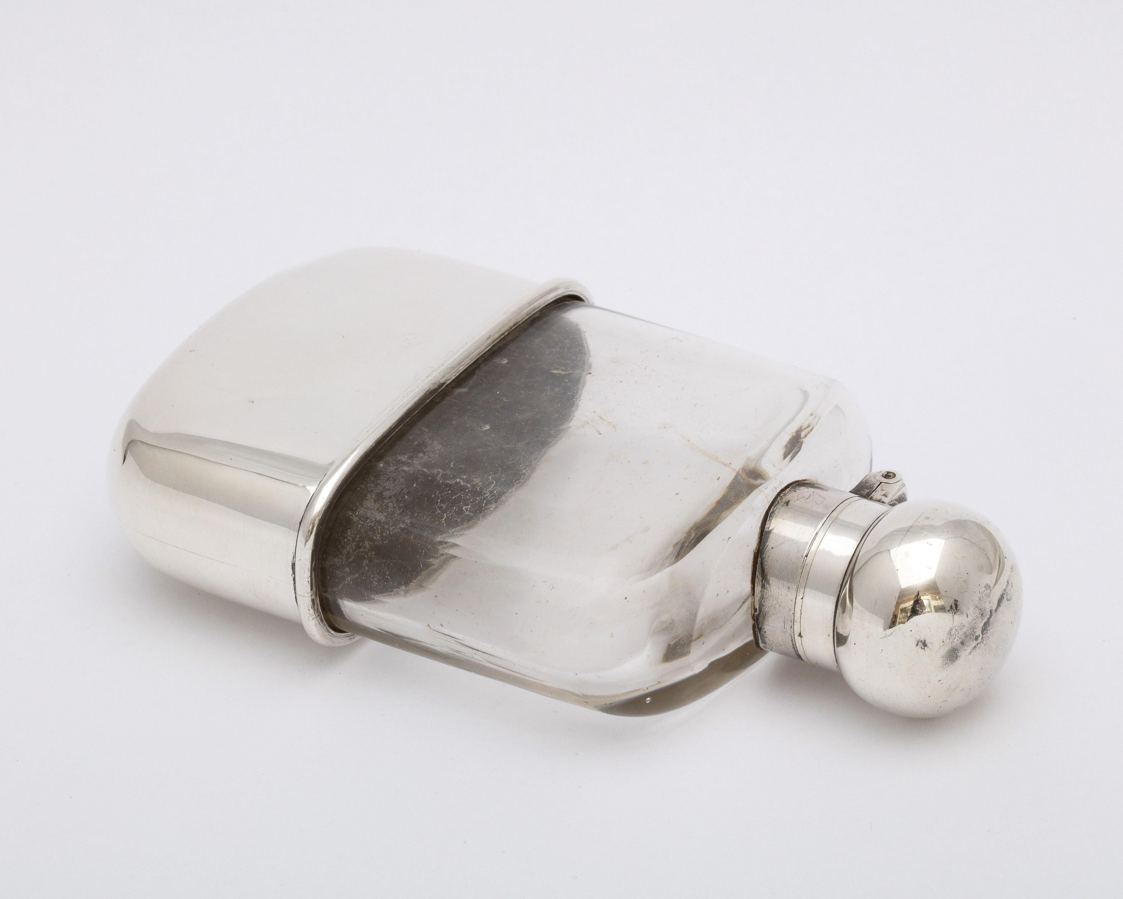 Victorian Period Sterling Silver-Mounted Glass Liquor Flask with Hinged Lid For Sale 5