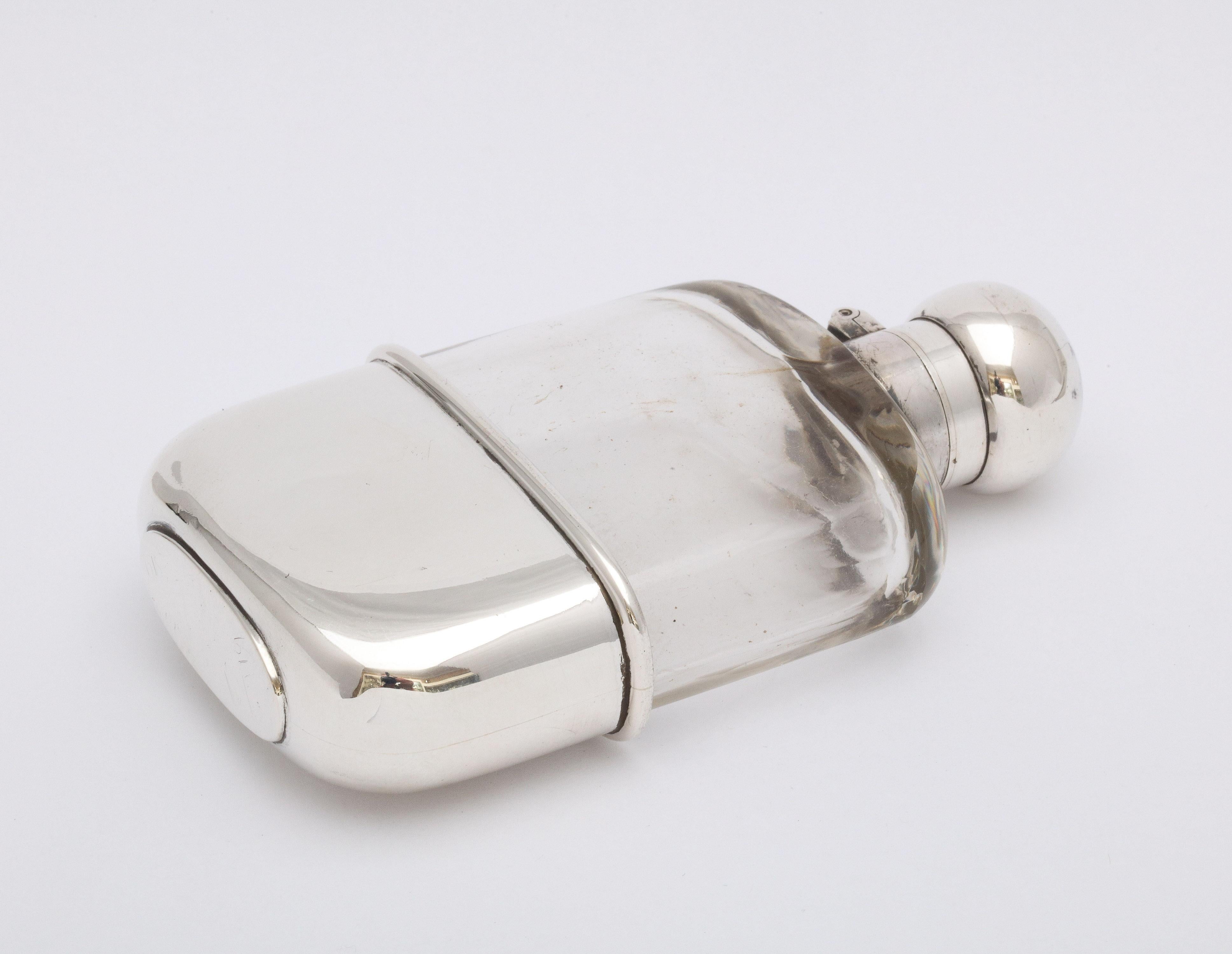 English Victorian Period Sterling Silver-Mounted Glass Liquor Flask with Hinged Lid For Sale