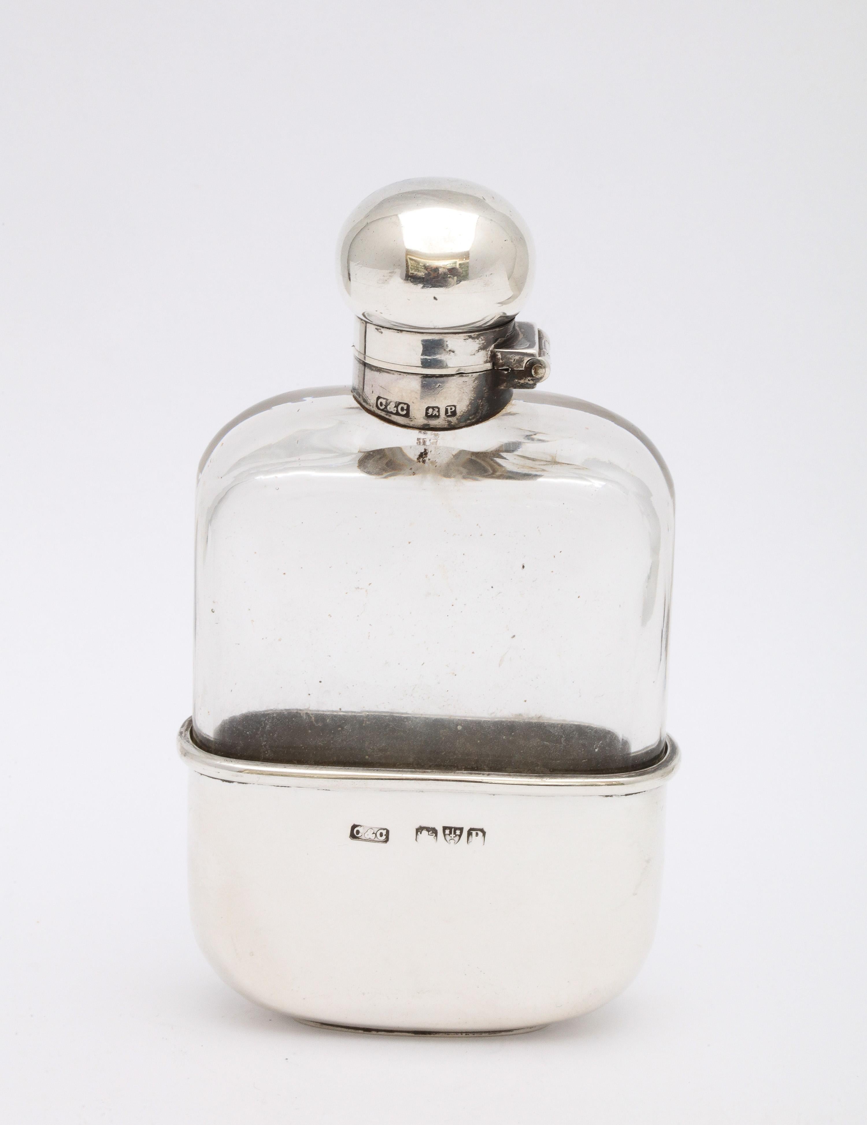 Victorian Period Sterling Silver-Mounted Glass Liquor Flask with Hinged Lid In Good Condition For Sale In New York, NY