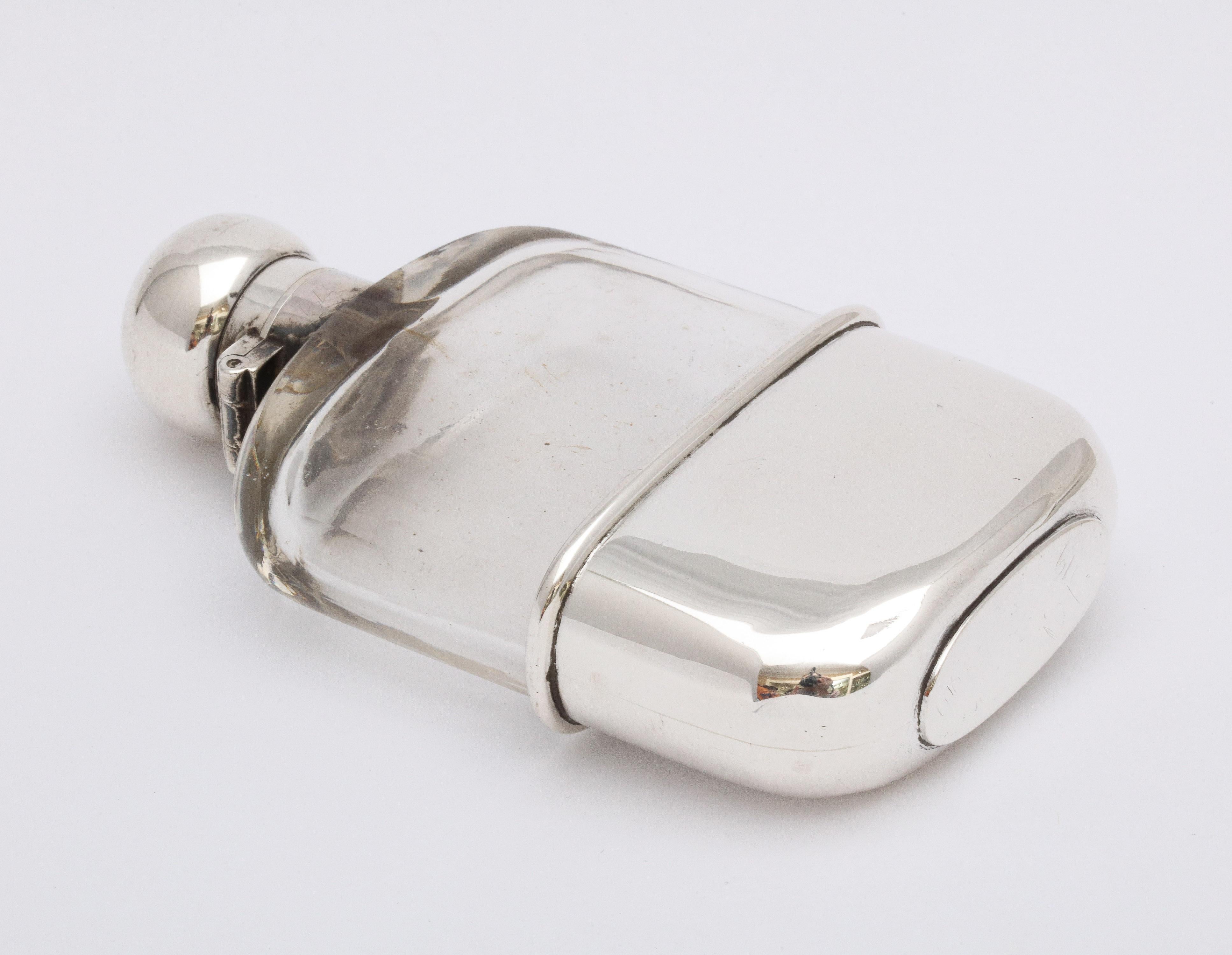 Victorian Period Sterling Silver-Mounted Glass Liquor Flask with Hinged Lid For Sale 2