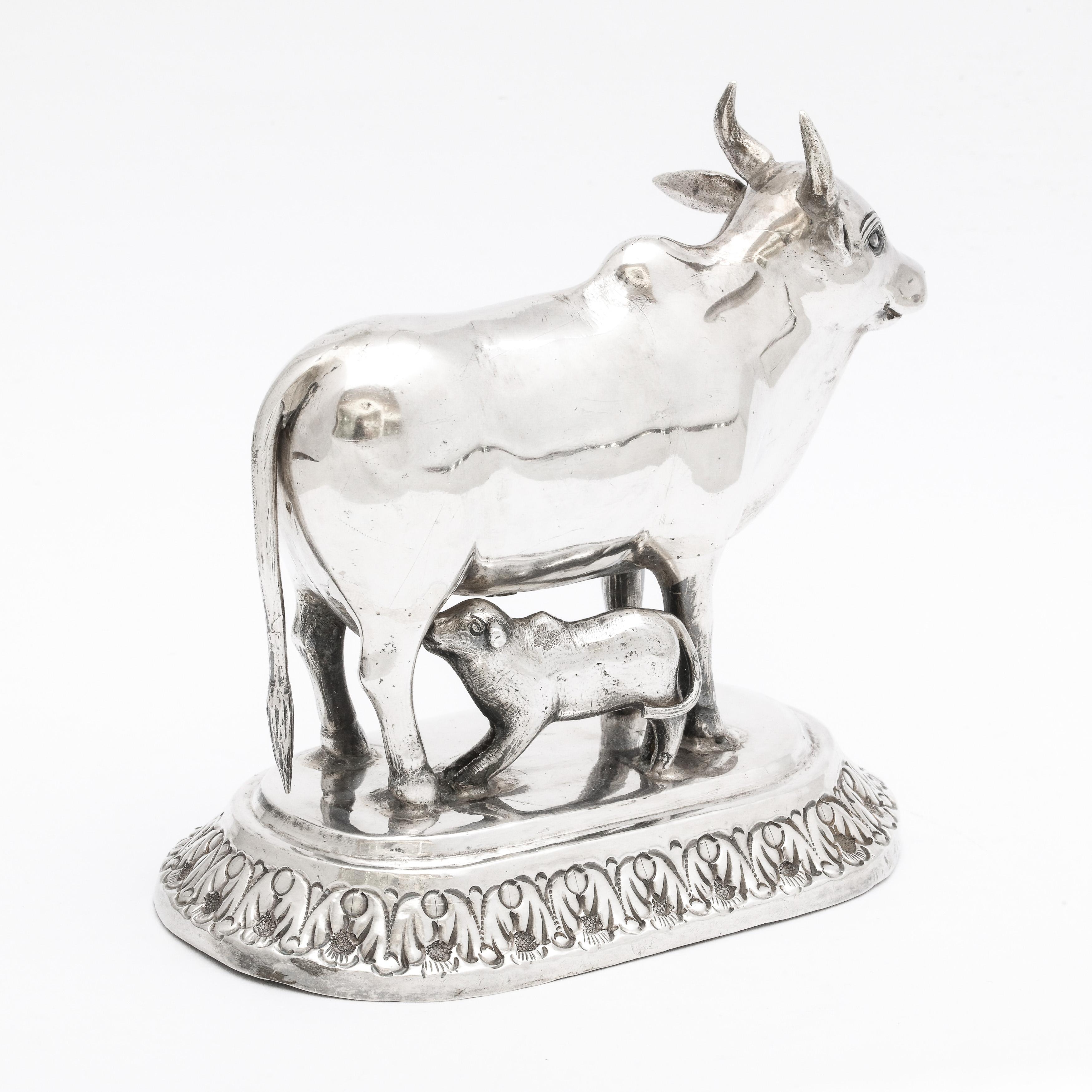 Viktorianische Sterlingsilber-Statue einer Kuh und ihres Kalbs aus der viktorianischen Zeit im Angebot 4