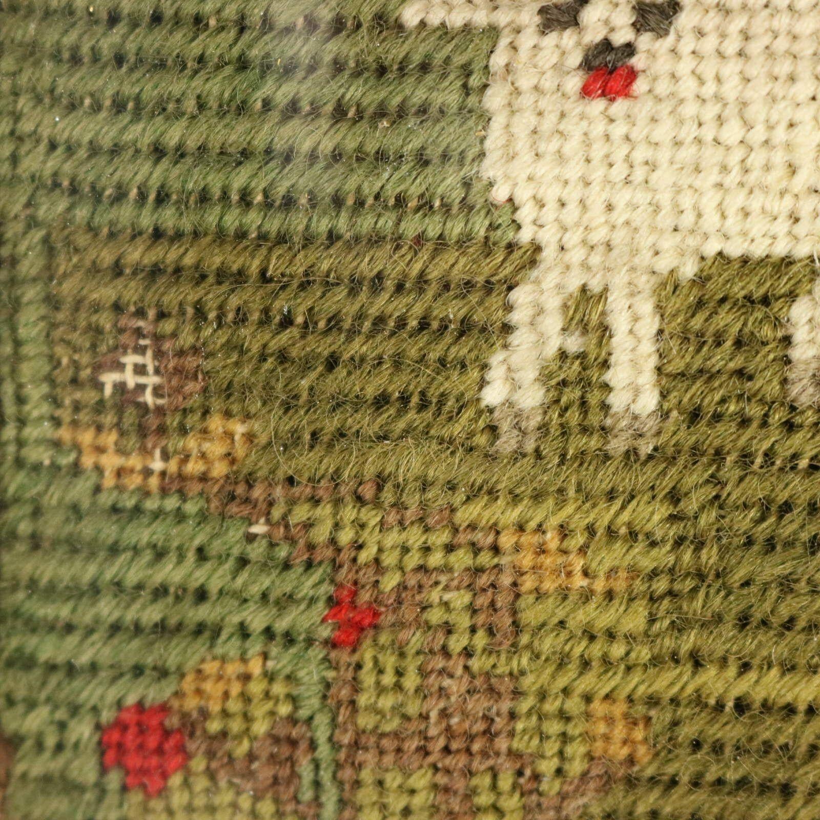 Broderie victorienne au petit point d'un berger avec des moutons en vente 3