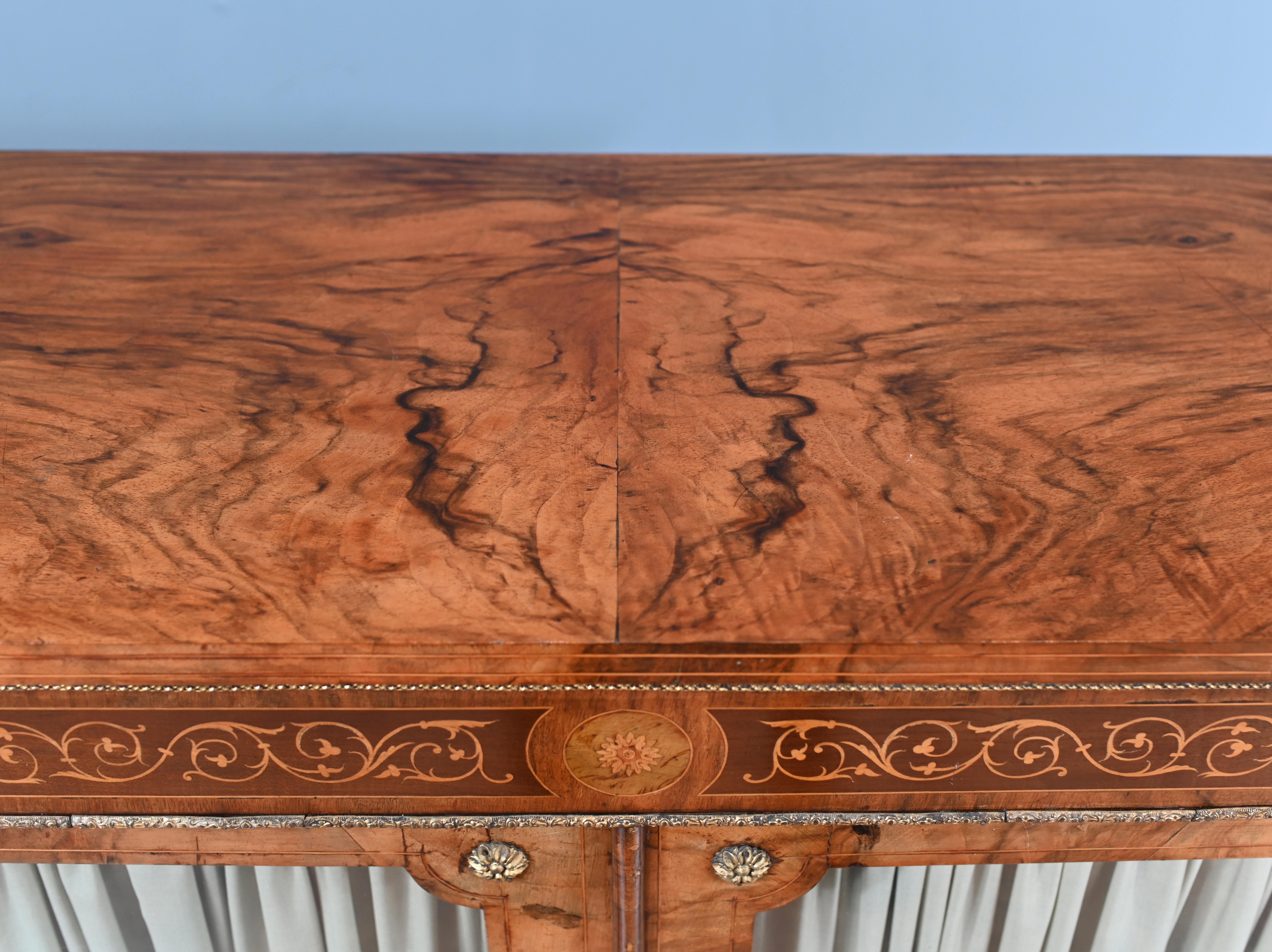 Vitrine Victorienne Pier Cabinet Noyer 1880 en vente 2