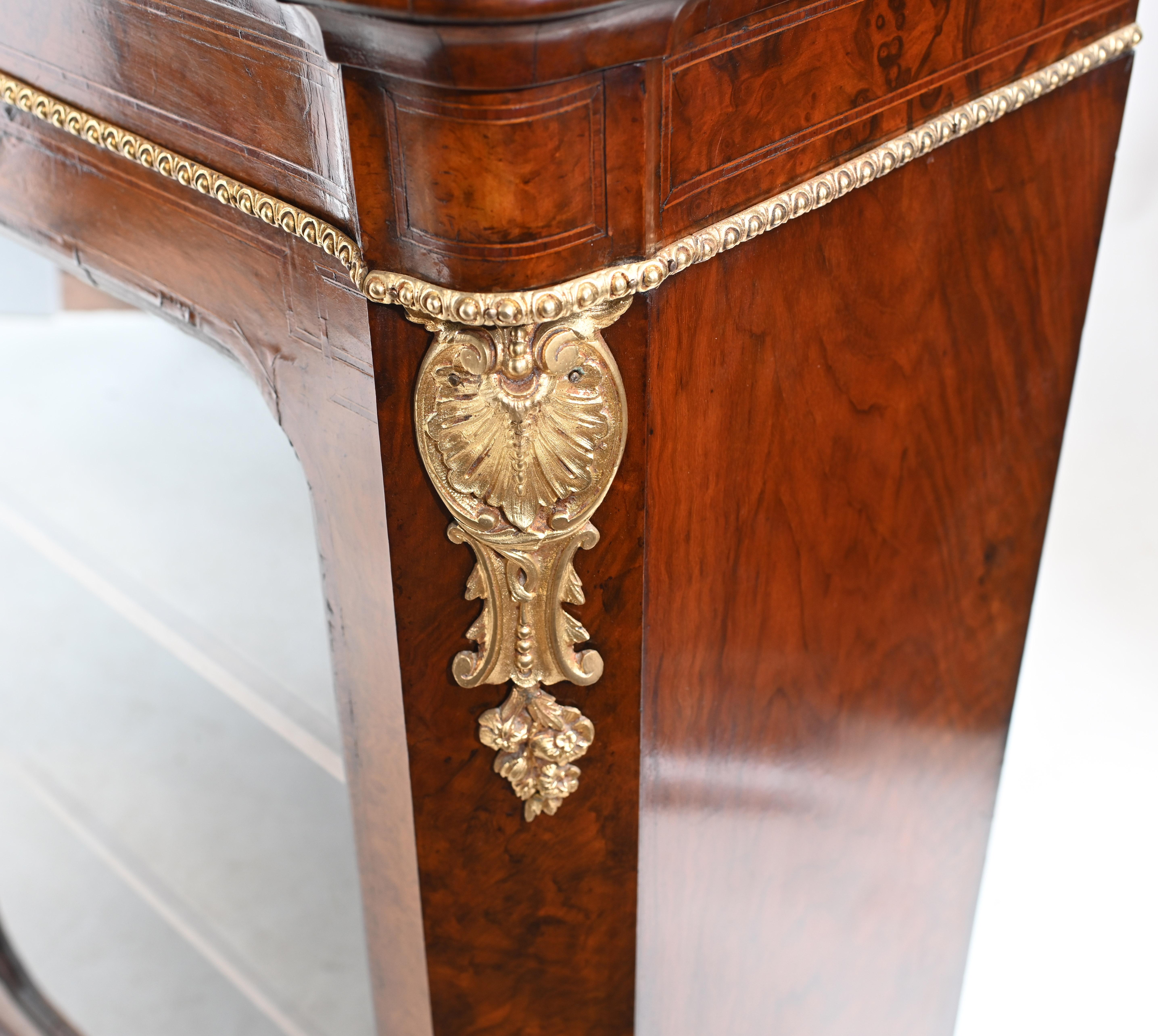 Muelle Victoriano Mueble Vitrina Arcón Nogal 1860 en venta 1
