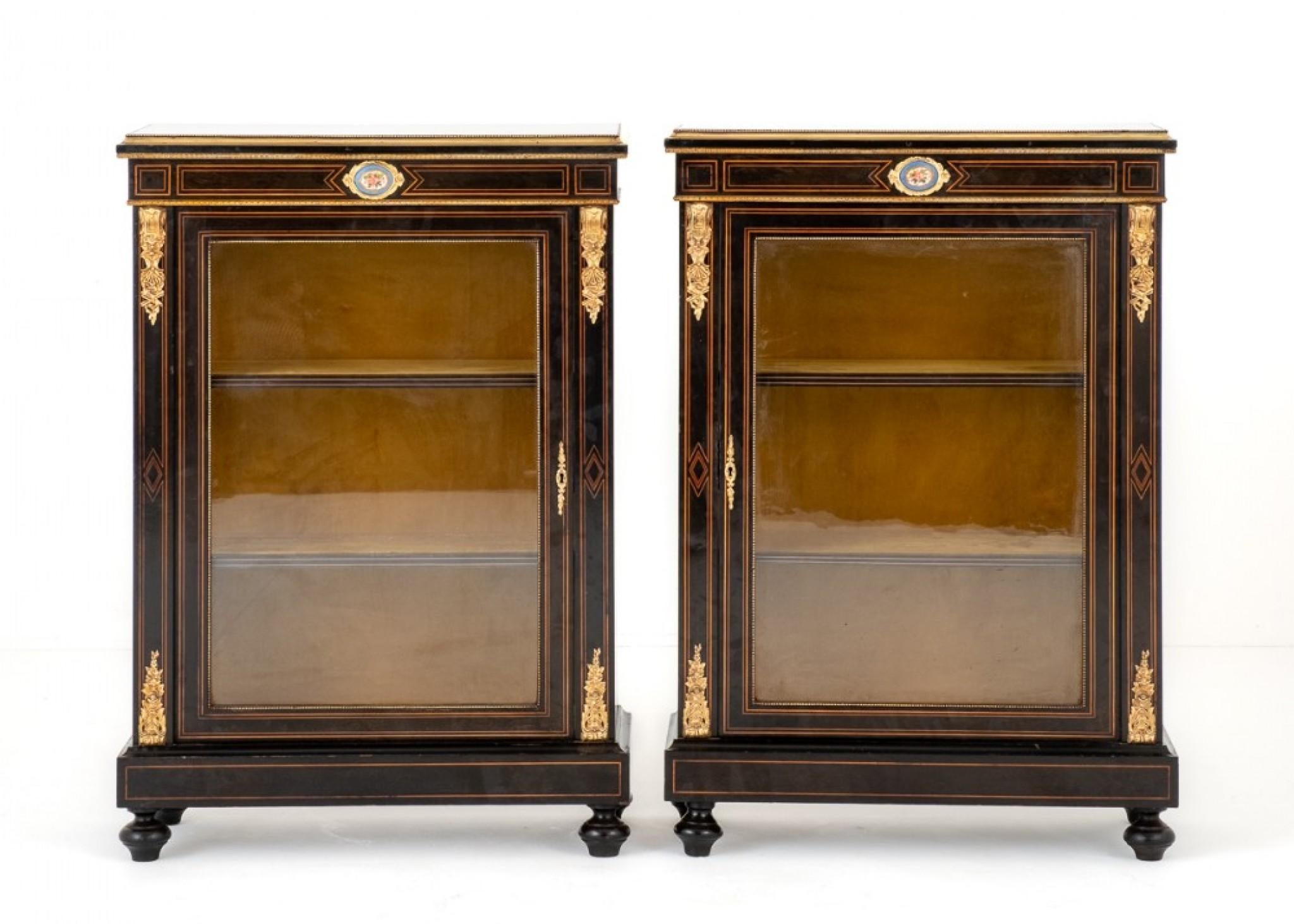 Victorian Pier Cabinets Ebonized Display, 1890 For Sale 2
