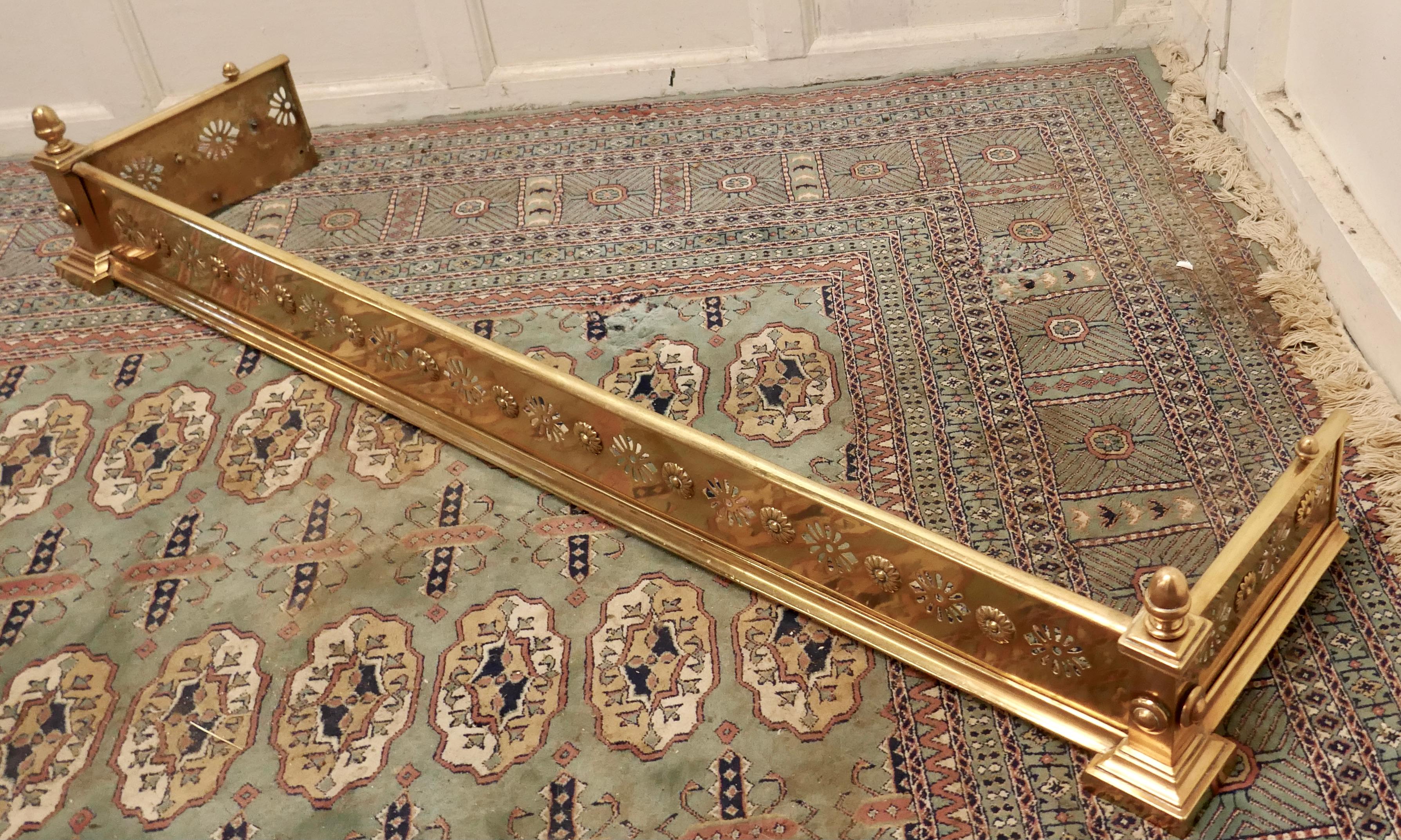 Victorian Pierced Brass Fender  For Sale 1