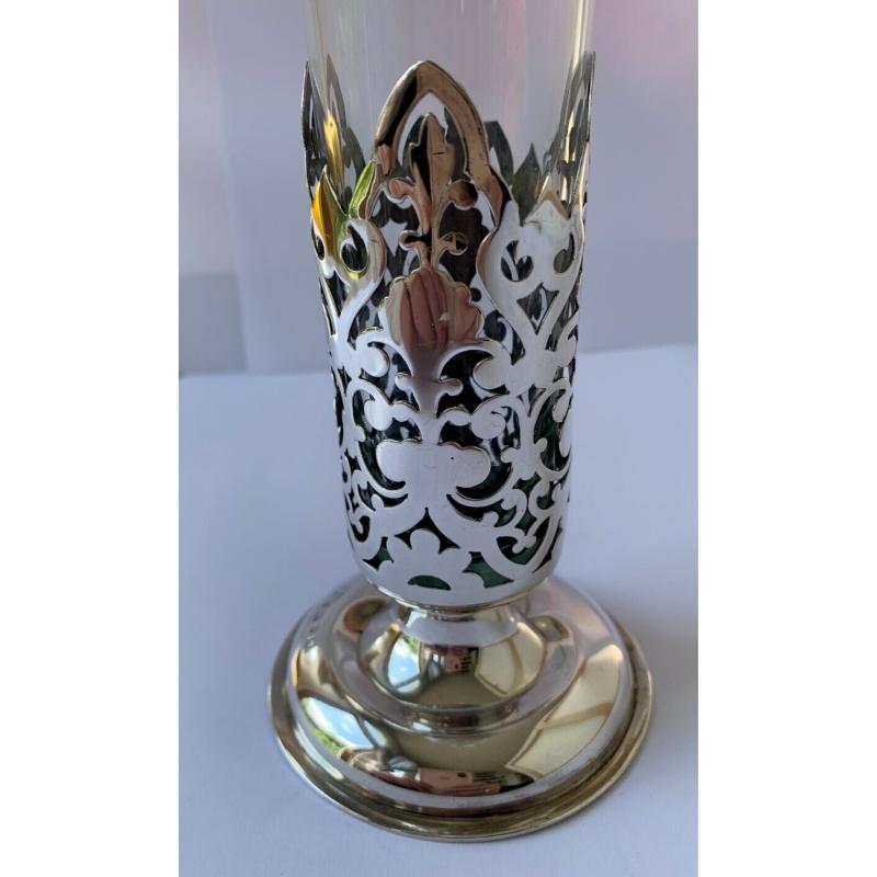 Victorian Pierced Sterling Silver and Glass Vase by Walker & Hall, 1898 For Sale 5