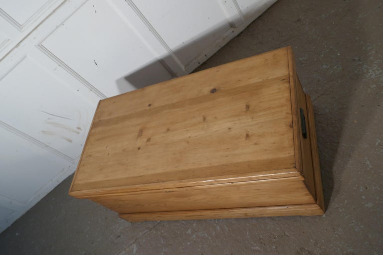 Victorian Pine Blanket Box, Coffee Table or Shoe Tidy at 1stDibs