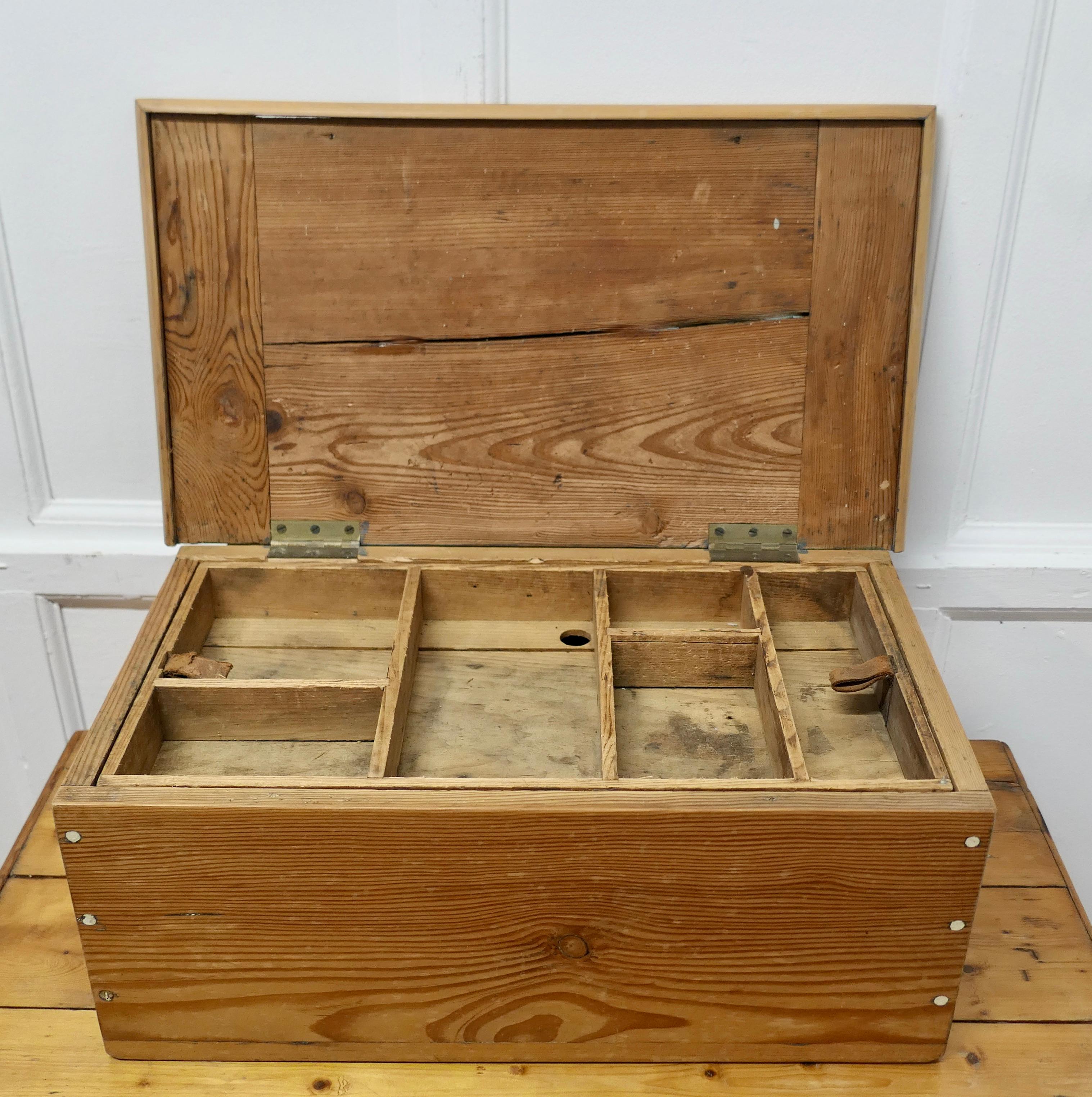 Viktorianische Kiefer Craft Box     (Kiefernholz) im Angebot