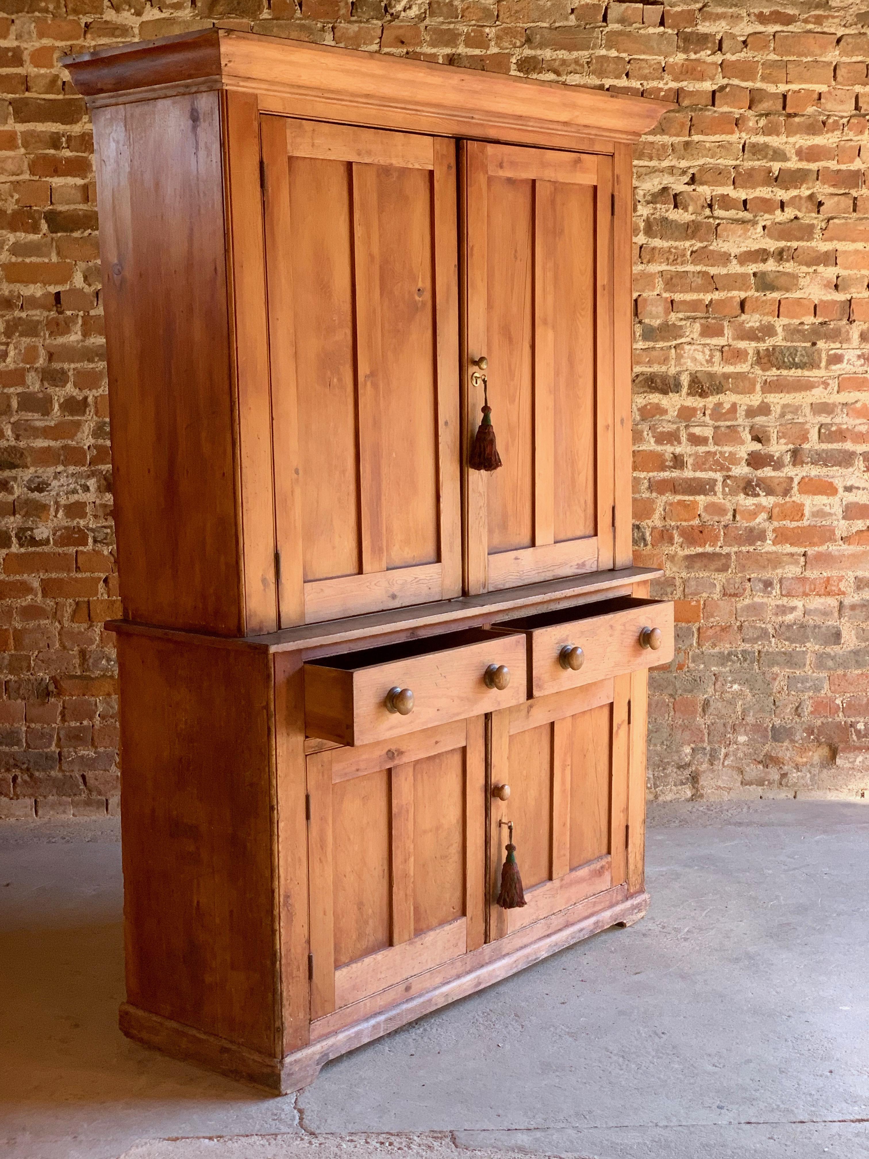 Victorian Pine Housekeepers Cupboard Pantry Antique 19th Century, circa 1895 In Good Condition In Longdon, Tewkesbury