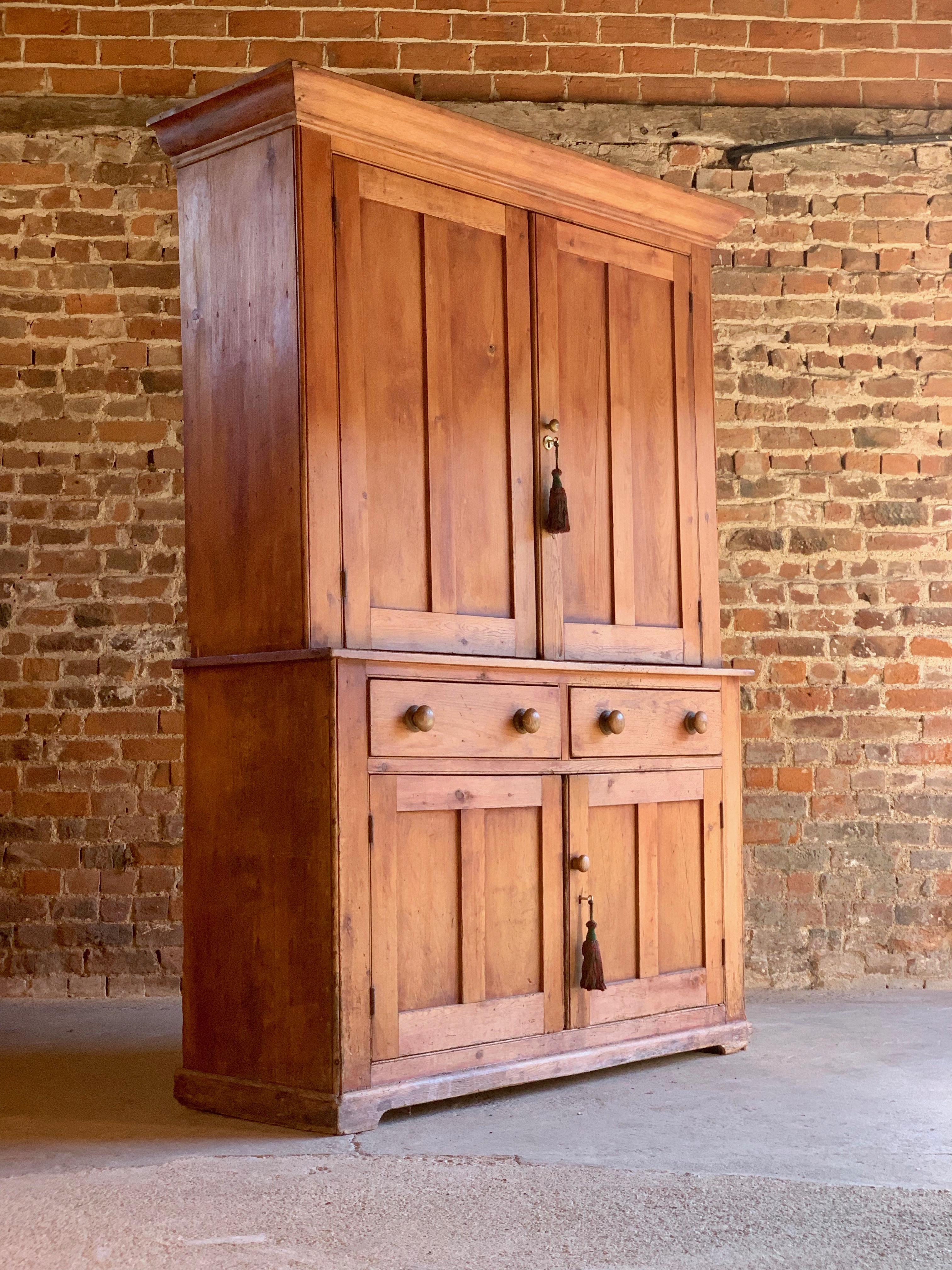 Victorian Pine Housekeepers Cupboard Pantry Antique 19th Century, circa 1895 In Good Condition In Longdon, Tewkesbury