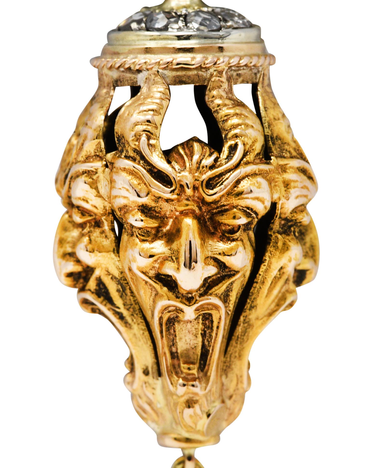 Pendentif diable victorien en or bicolore 18 carats avec diamants et corail rose en vente 2