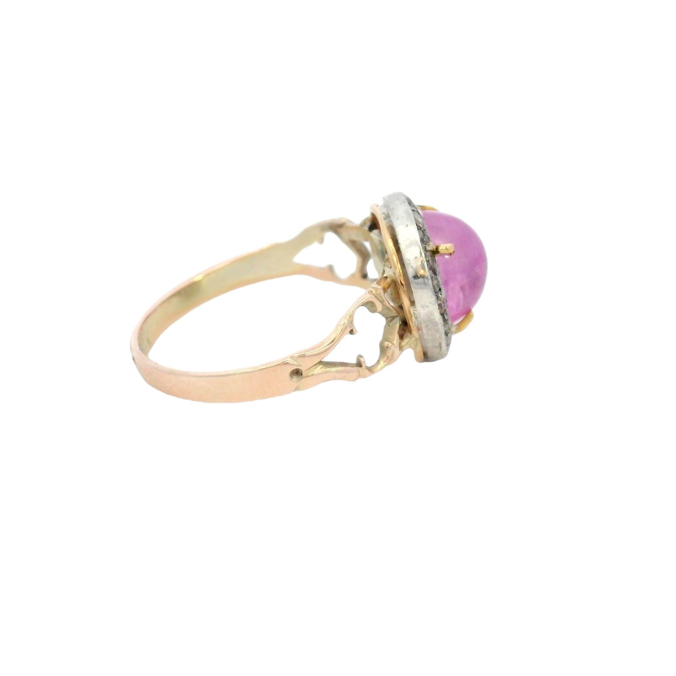 Taille cabochon Bague grappe victorienne en or jaune 10 carats avec saphirs et diamants de 3,9 carats, taille 7,5 en vente