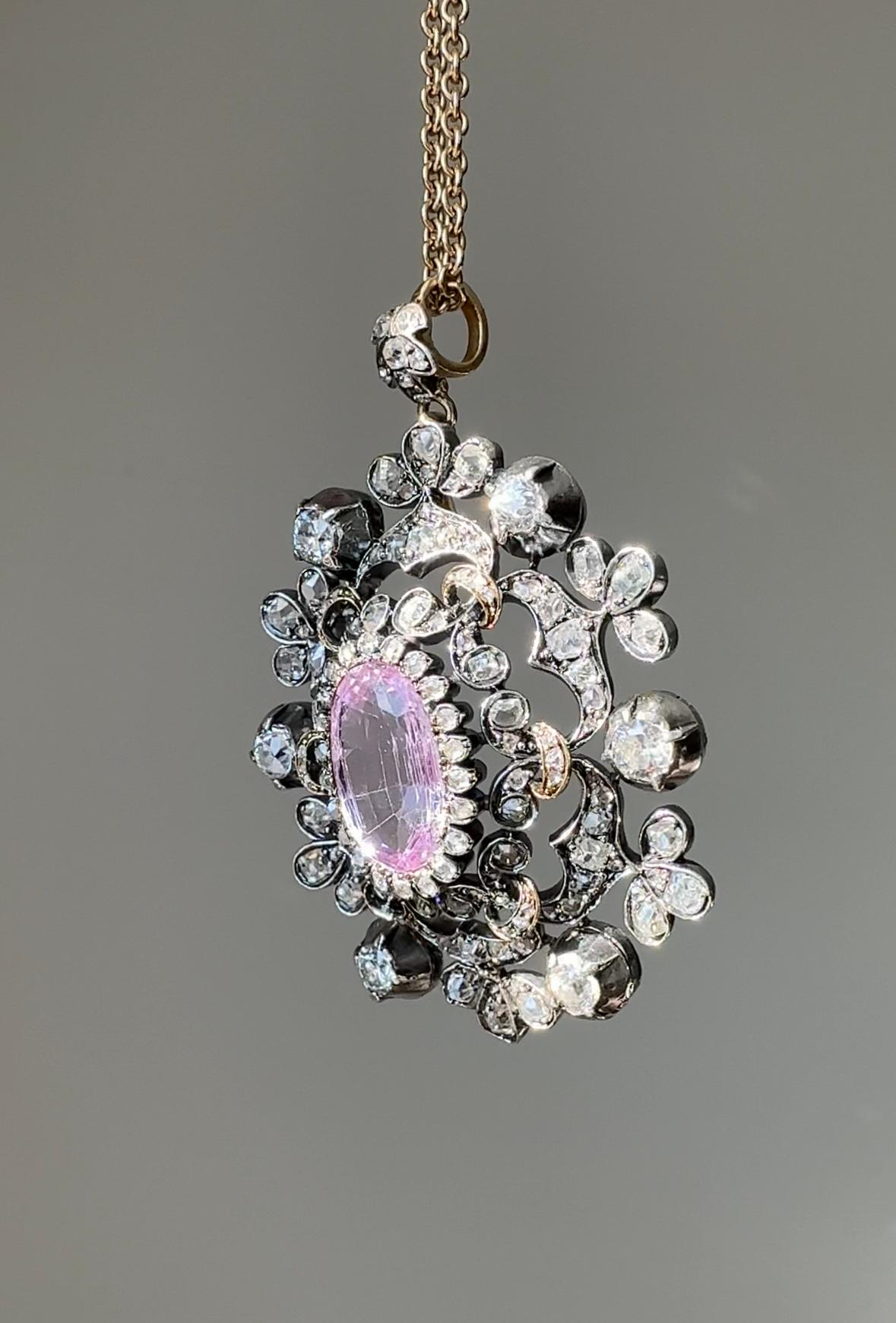 Viktorianischer Anhänger mit rosa Topas und Diamanten (Ovalschliff) im Angebot