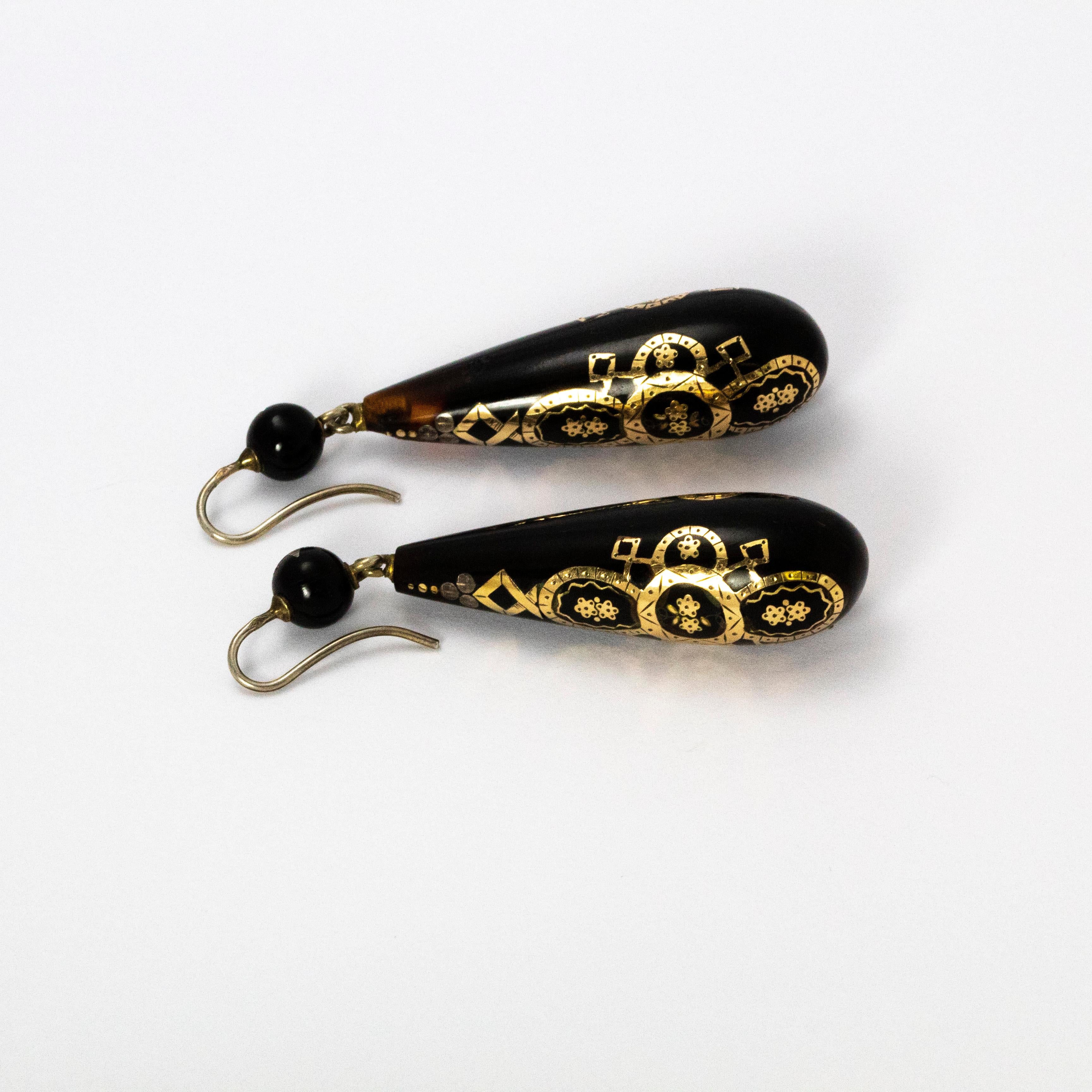 Viktorianische Torpedo-Ohrringe aus Piqué und Gold für Damen oder Herren