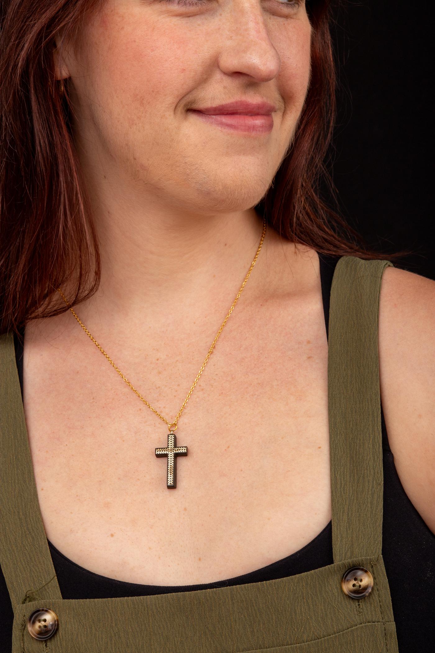 Vittoriano Victorian Pique Cross in vendita