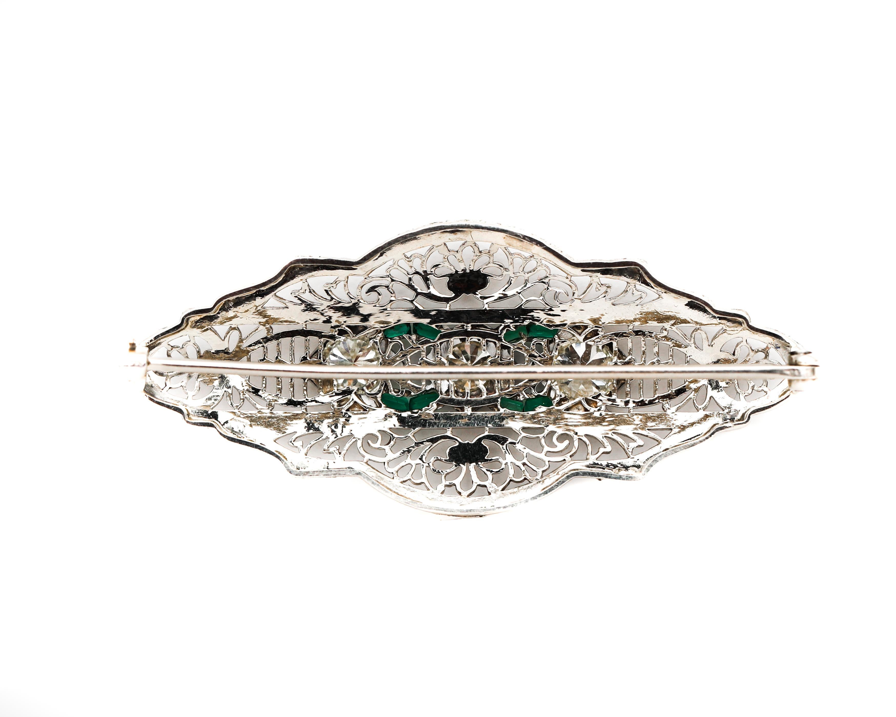 Victorian Platinum Old European Cut Diamond French Cut Emerald Filigree Brooch In Good Condition In Addison, TX