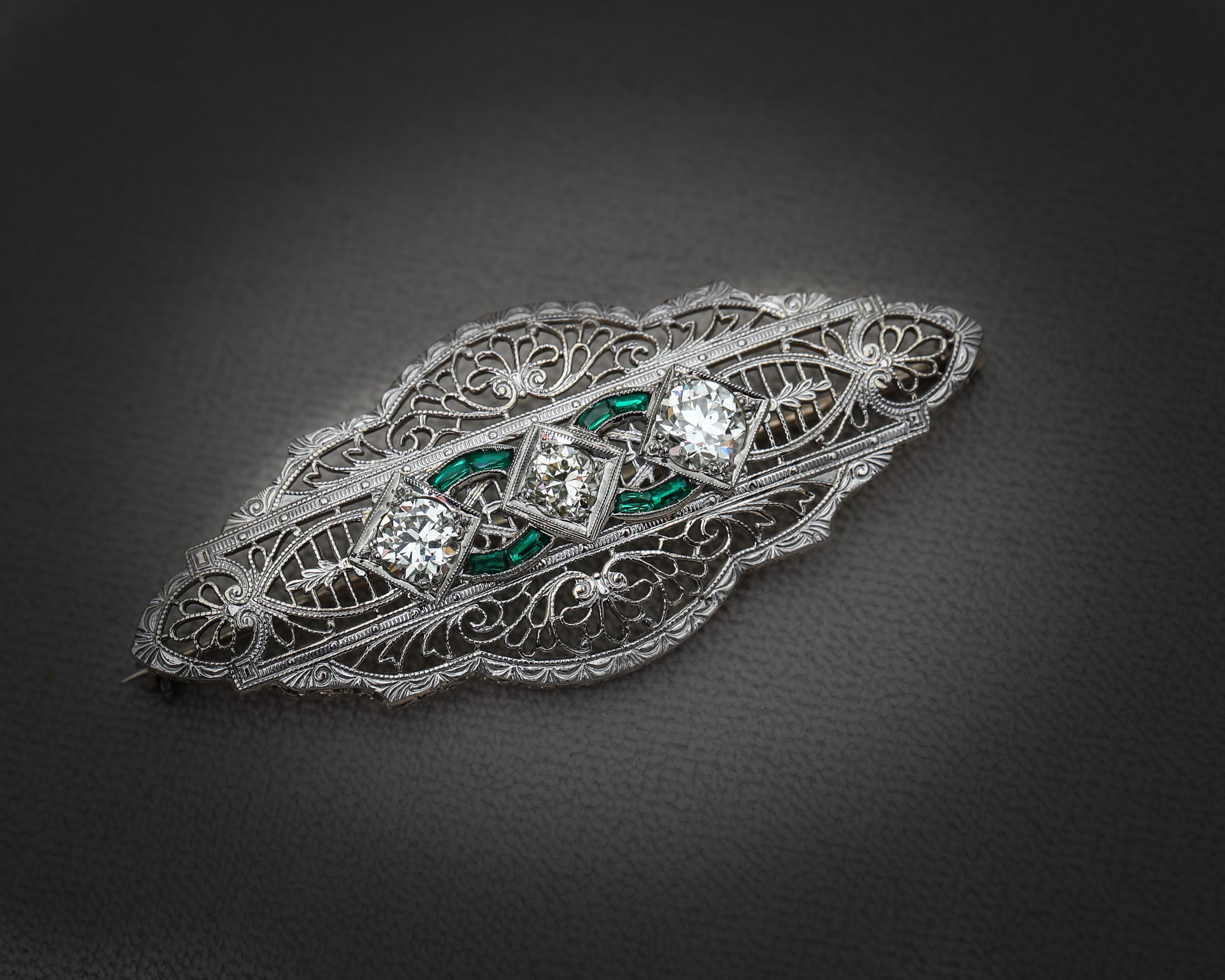 Women's Victorian Platinum Old European Cut Diamond French Cut Emerald Filigree Brooch