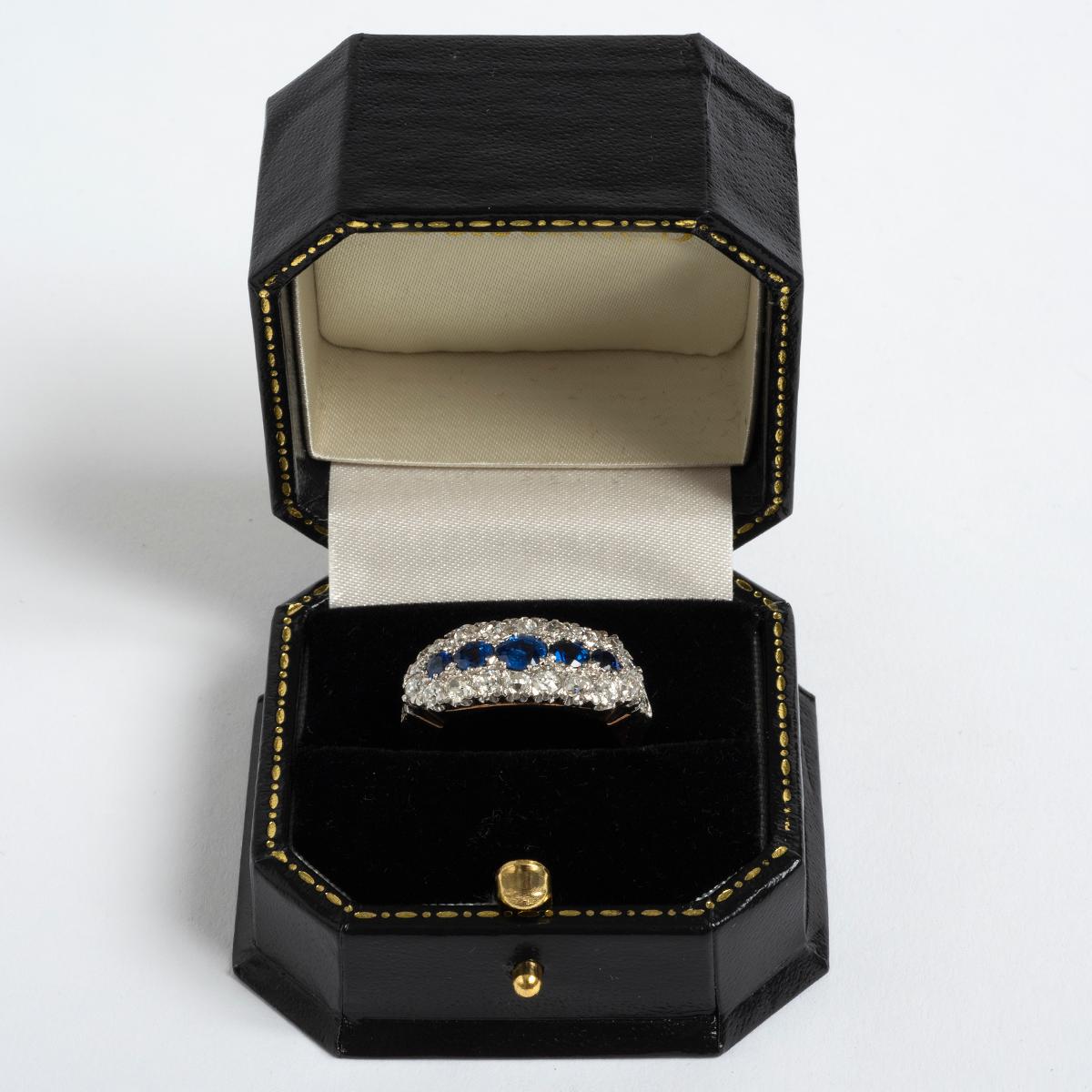 Women's or Men's Victorian Platinum & Sapphire Diamond Ring, 18K Yellow Gold. 1890's. For Sale