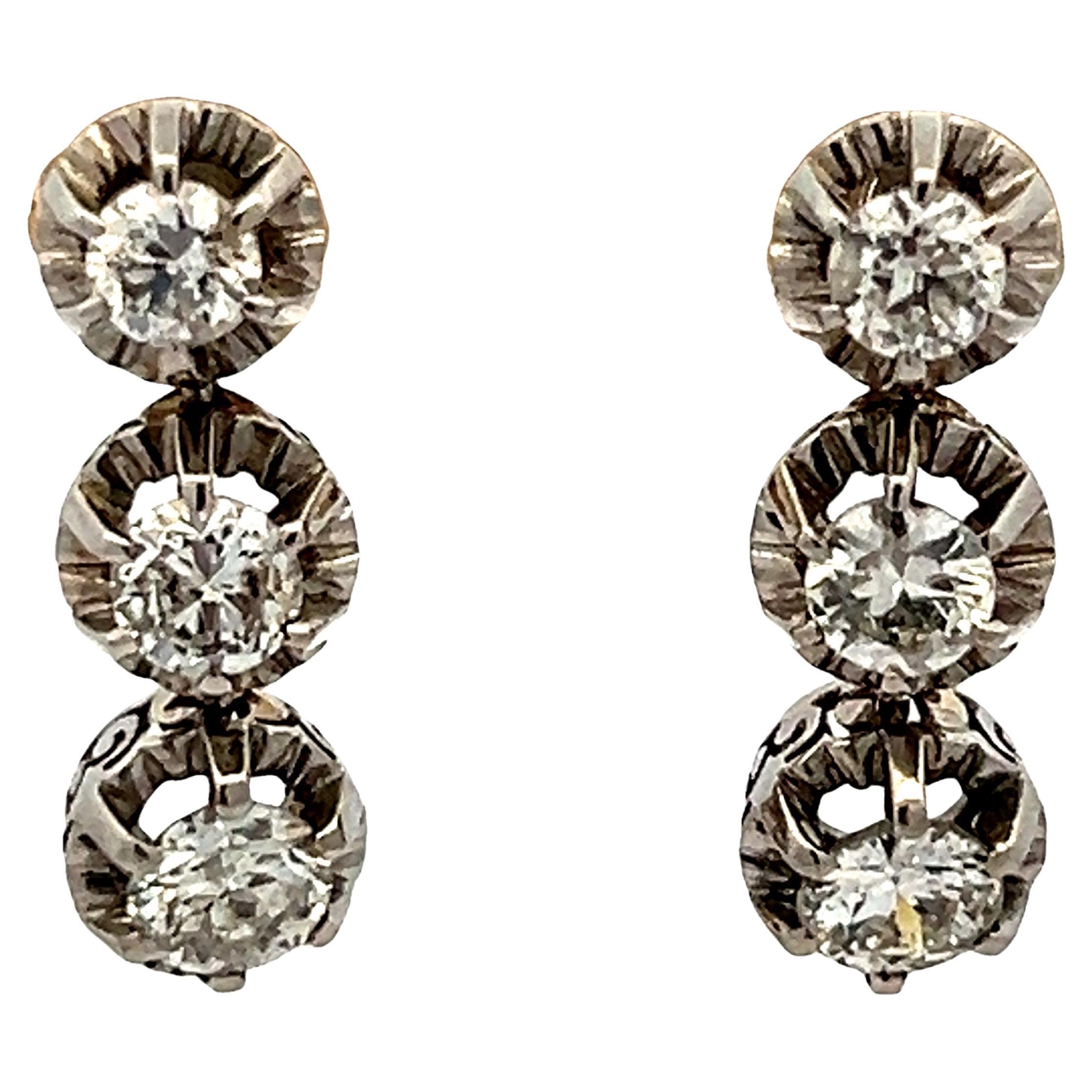 Viktorianische Platin-Diamanttropfenohrringe mit drei Steinen, 1,3 Karat im Angebot