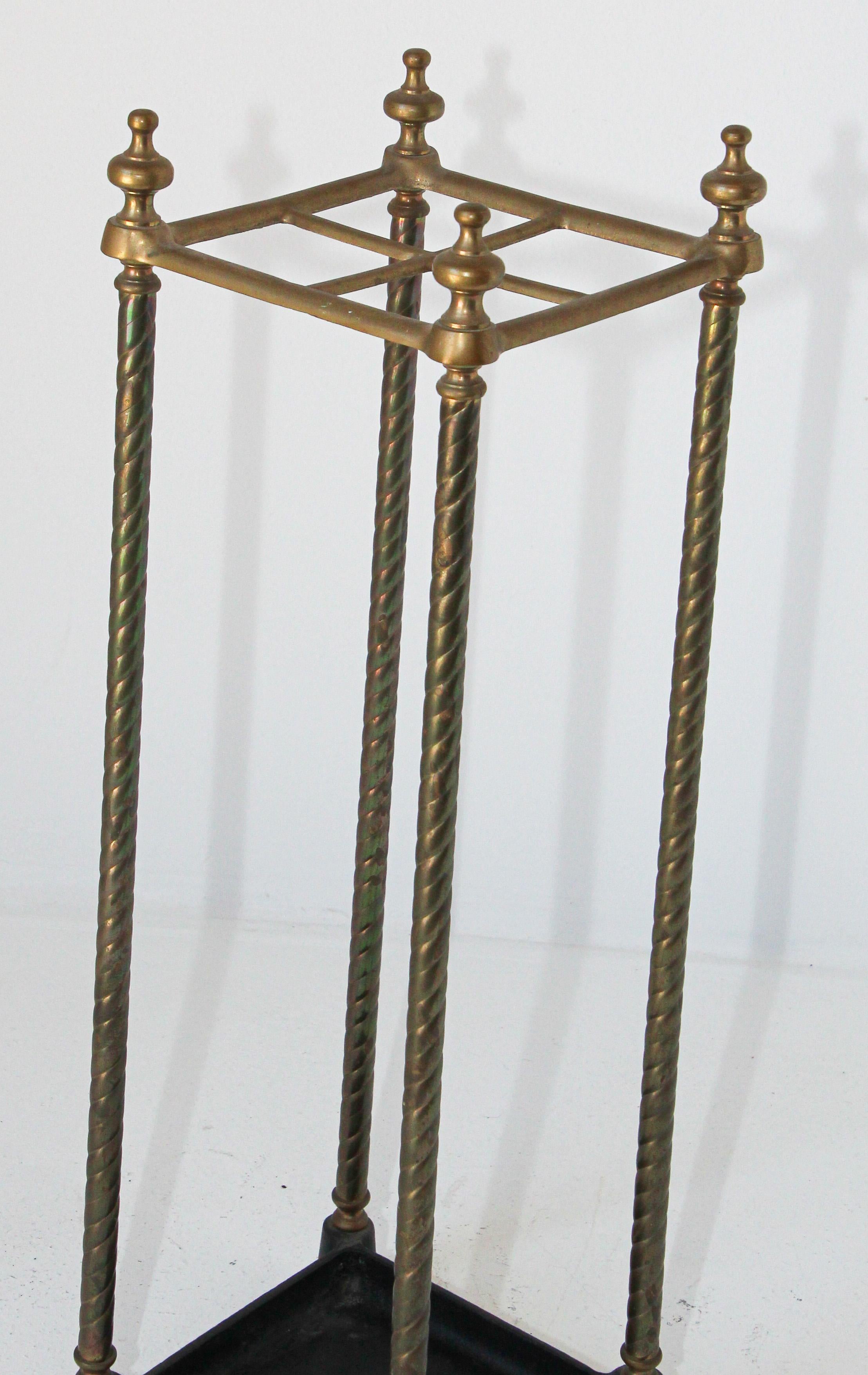 Victorian Polished Brass and Cast Iron Umbrella Stand Valet In Good Condition In North Hollywood, CA