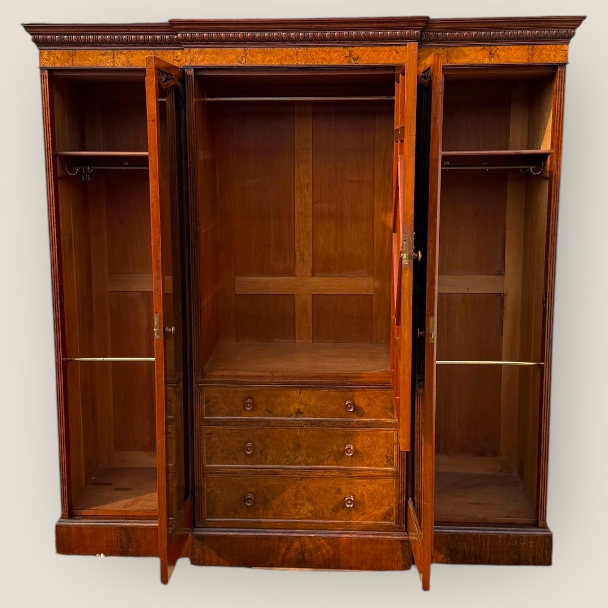 XIXe siècle Suite de chambre à coucher victorienne en chêne Pollard par Maple & Co en vente