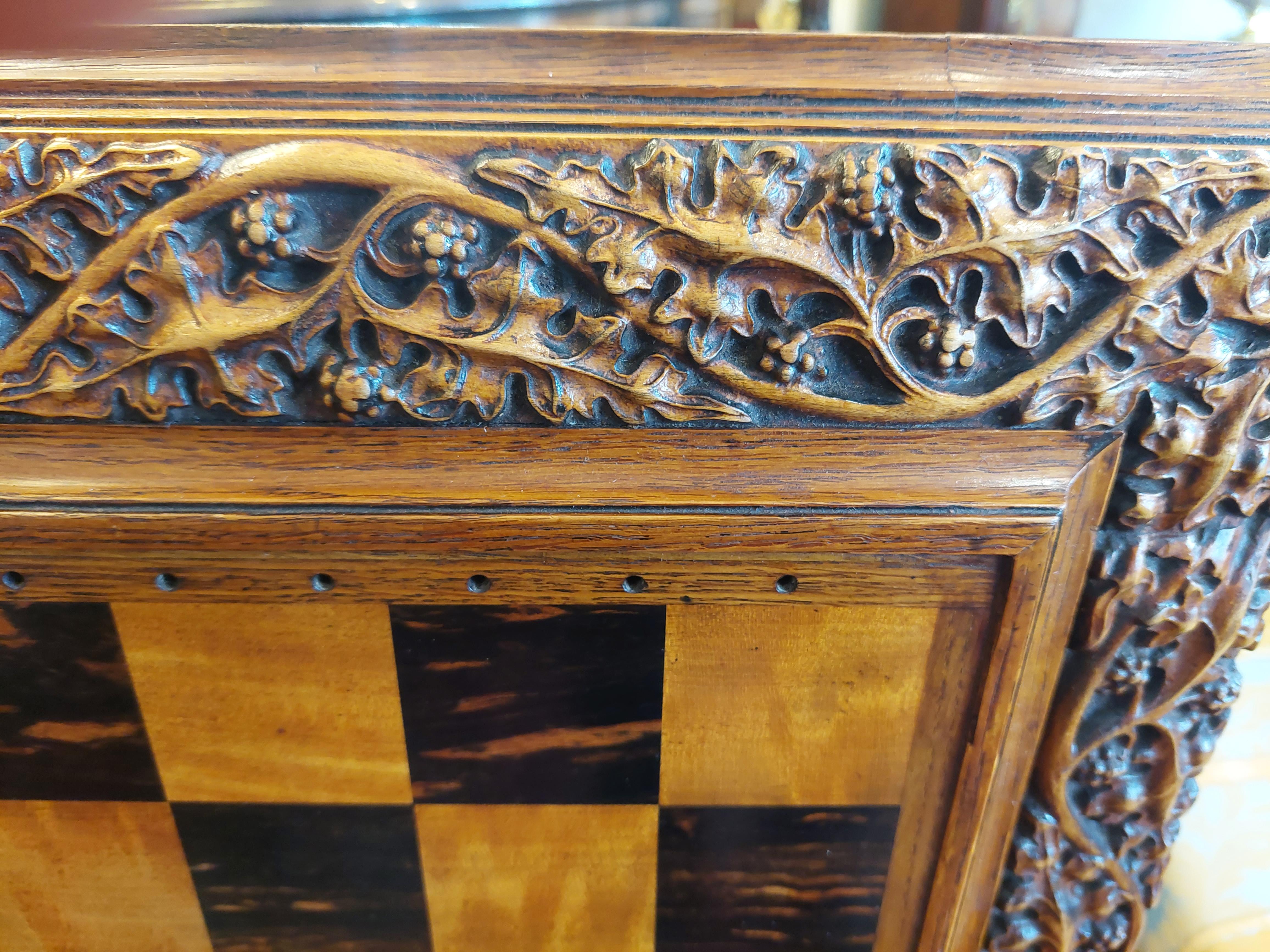Victorian Pollard Oak Tilt-Top Chess Table en venta 1